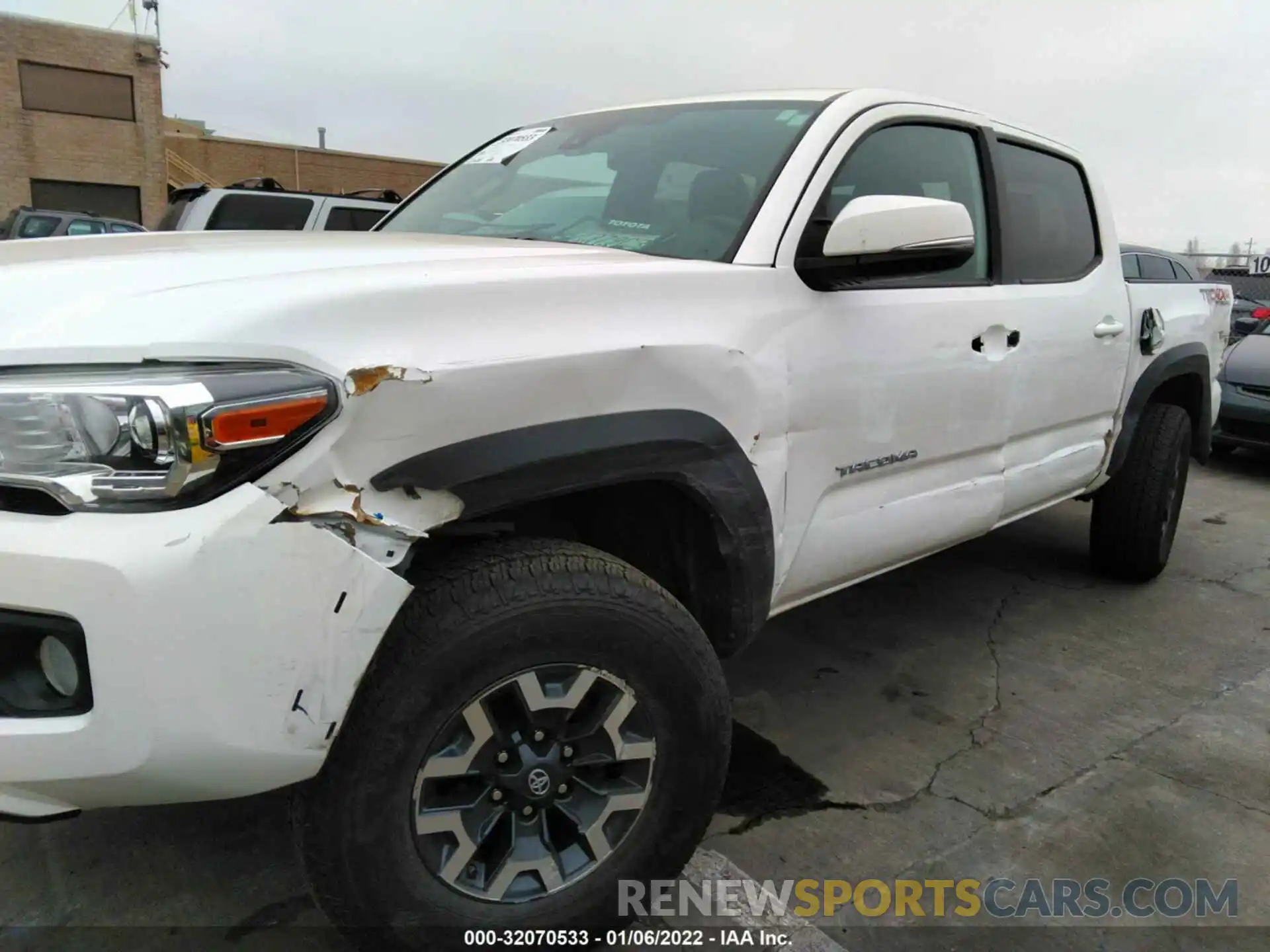 6 Photograph of a damaged car 3TMCZ5AN8MM393713 TOYOTA TACOMA 4WD 2021