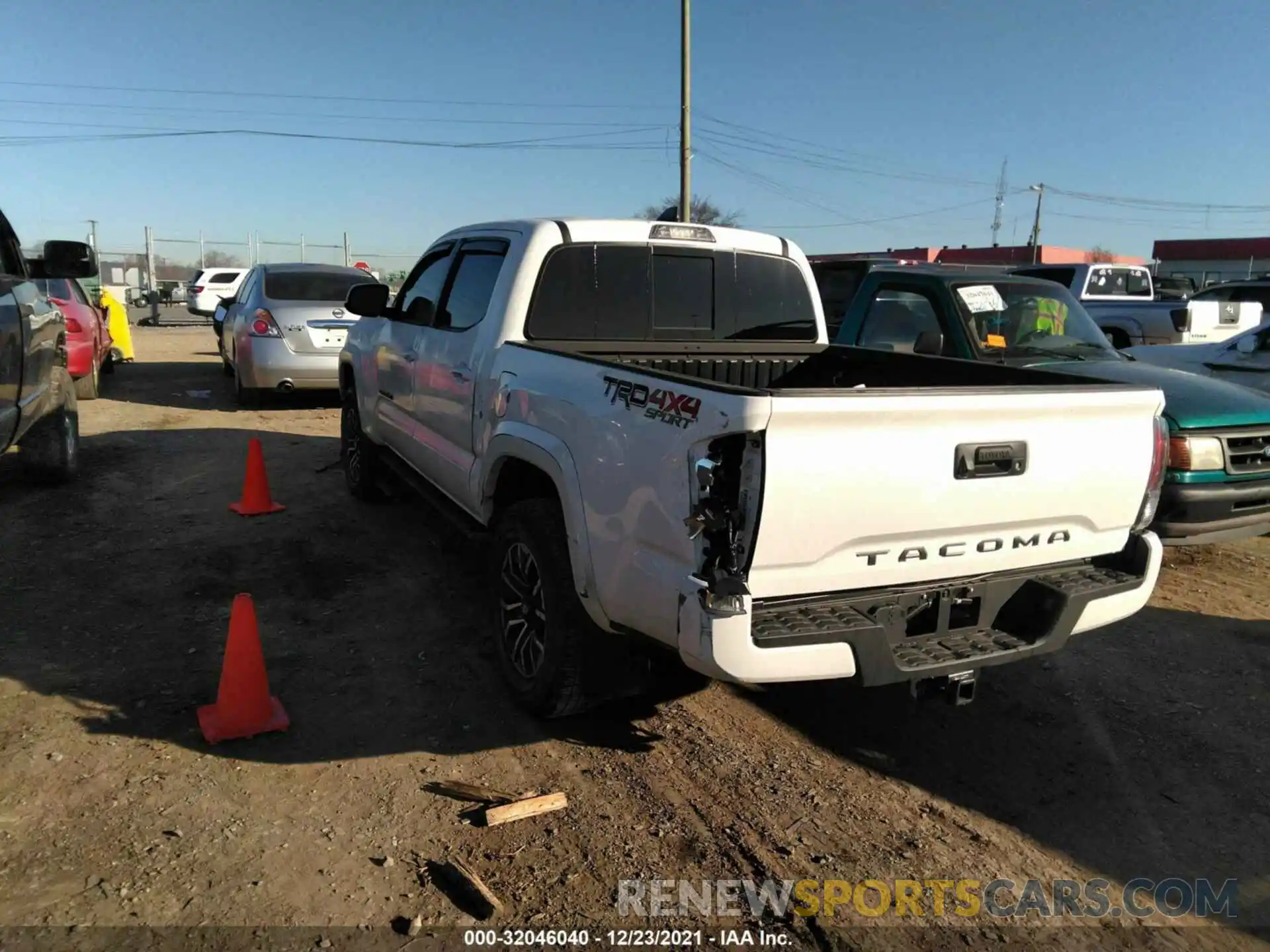 3 Photograph of a damaged car 3TMCZ5AN8MM408307 TOYOTA TACOMA 4WD 2021