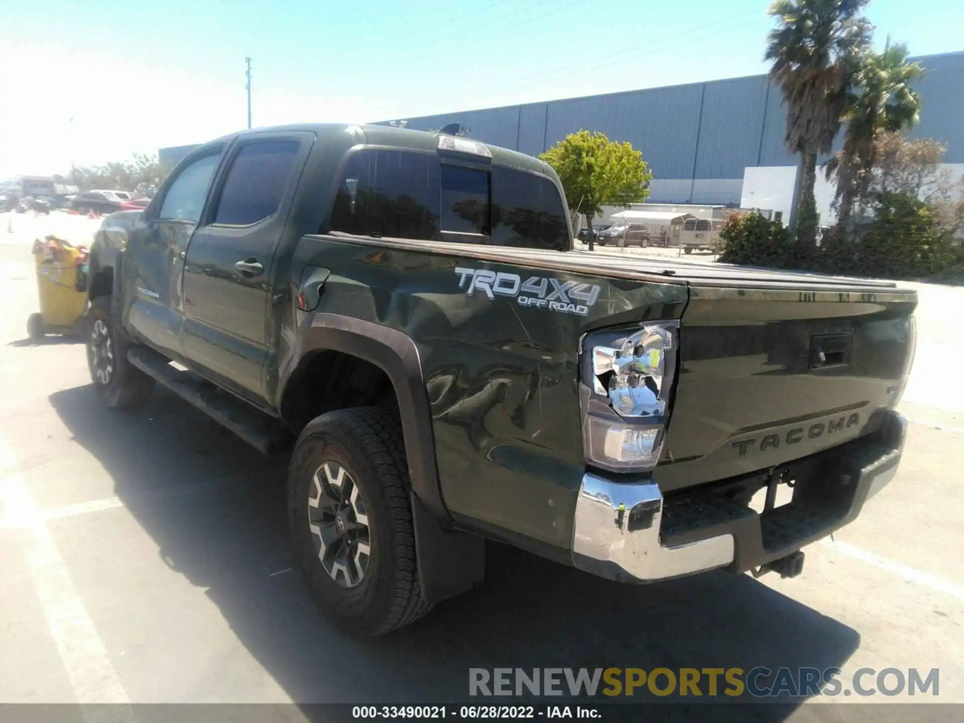 3 Photograph of a damaged car 3TMCZ5AN8MM423230 TOYOTA TACOMA 4WD 2021