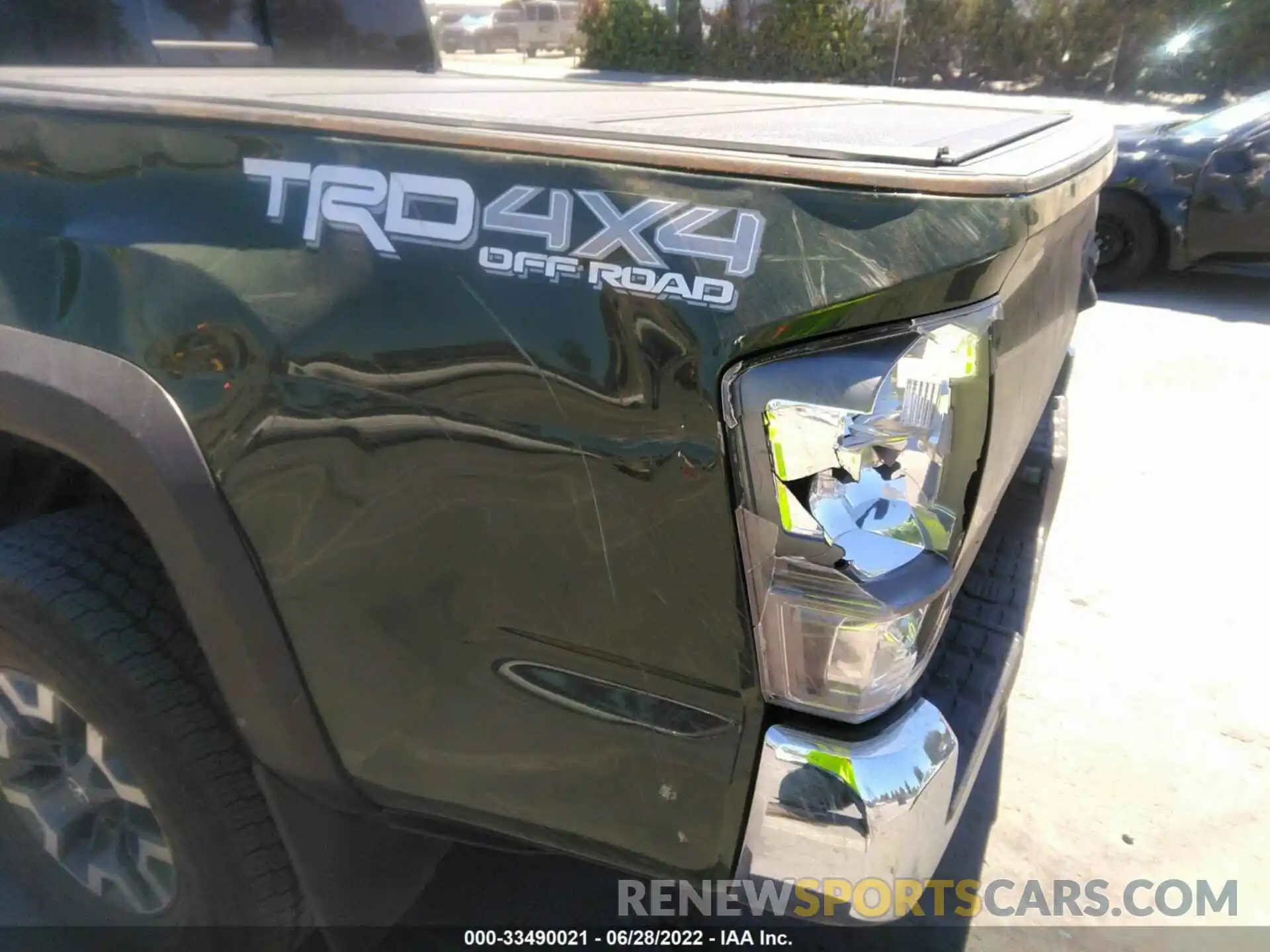 6 Photograph of a damaged car 3TMCZ5AN8MM423230 TOYOTA TACOMA 4WD 2021