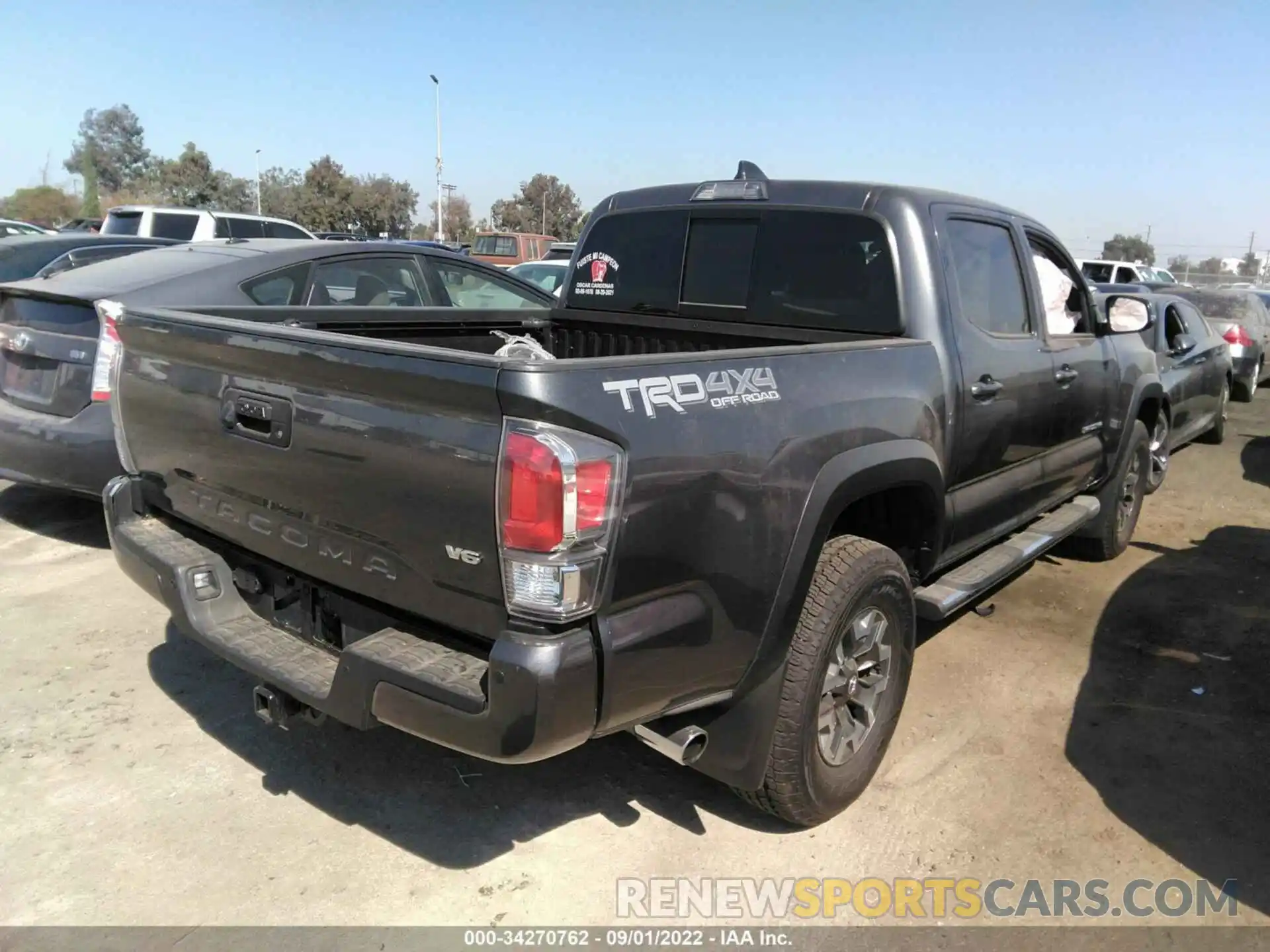 4 Photograph of a damaged car 3TMCZ5AN8MM438777 TOYOTA TACOMA 4WD 2021