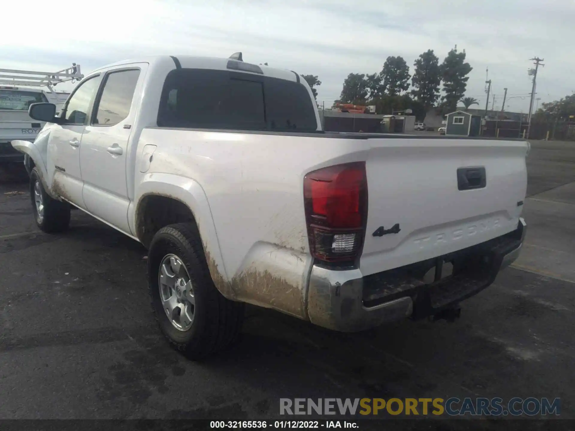 3 Photograph of a damaged car 3TMCZ5AN8MM450959 TOYOTA TACOMA 4WD 2021