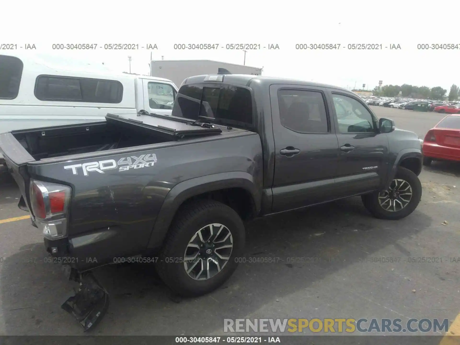 4 Photograph of a damaged car 3TMCZ5AN9MM373650 TOYOTA TACOMA 4WD 2021