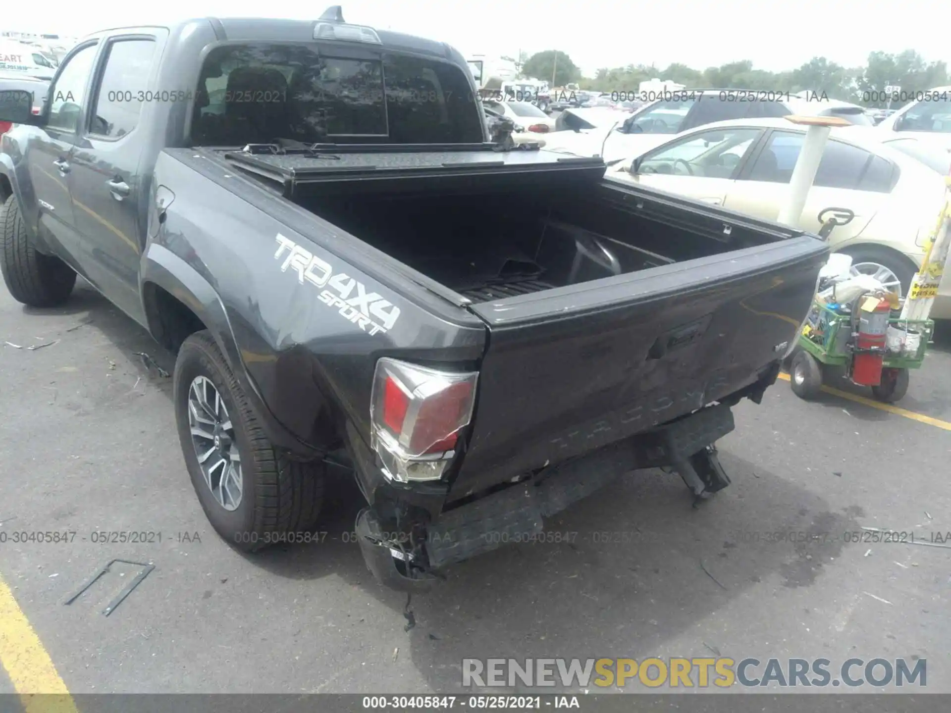 6 Photograph of a damaged car 3TMCZ5AN9MM373650 TOYOTA TACOMA 4WD 2021