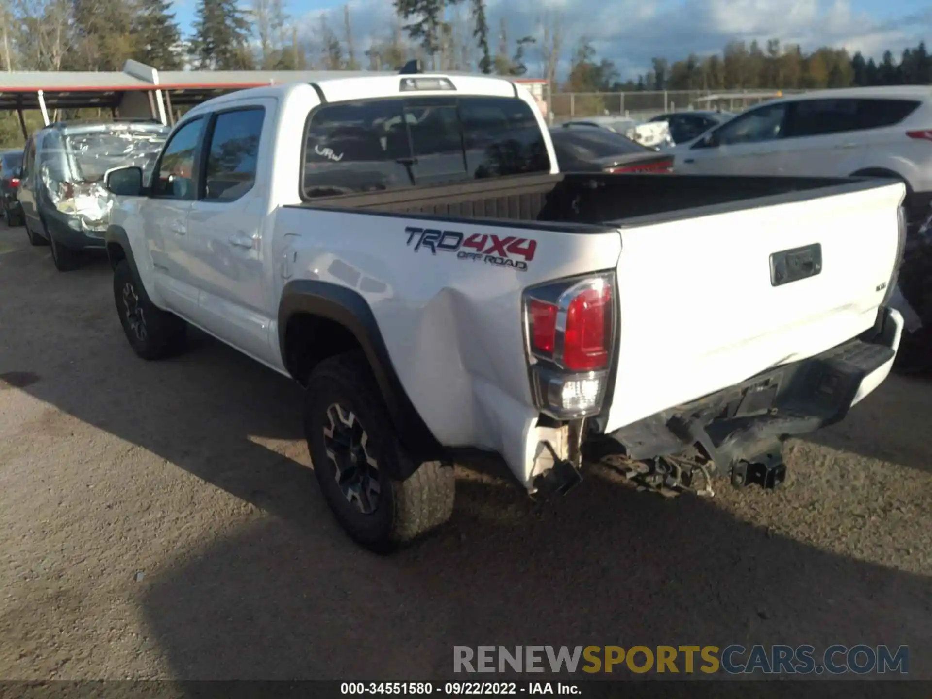 3 Фотография поврежденного автомобиля 3TMCZ5AN9MM401348 TOYOTA TACOMA 4WD 2021