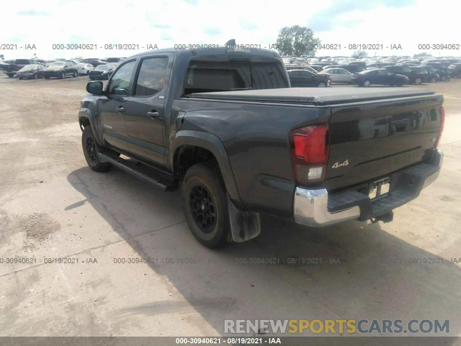 3 Фотография поврежденного автомобиля 3TMCZ5AN9MM402306 TOYOTA TACOMA 4WD 2021