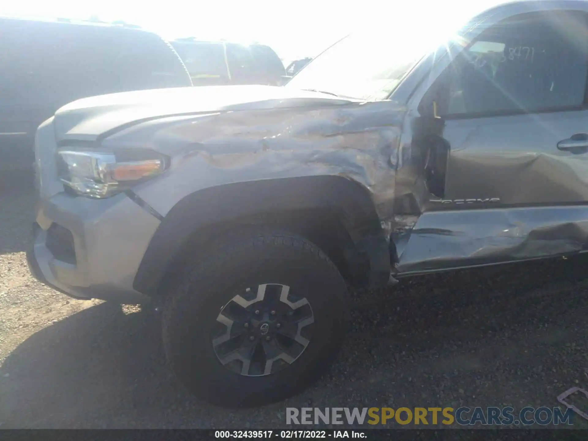 6 Photograph of a damaged car 3TMCZ5AN9MM418649 TOYOTA TACOMA 4WD 2021