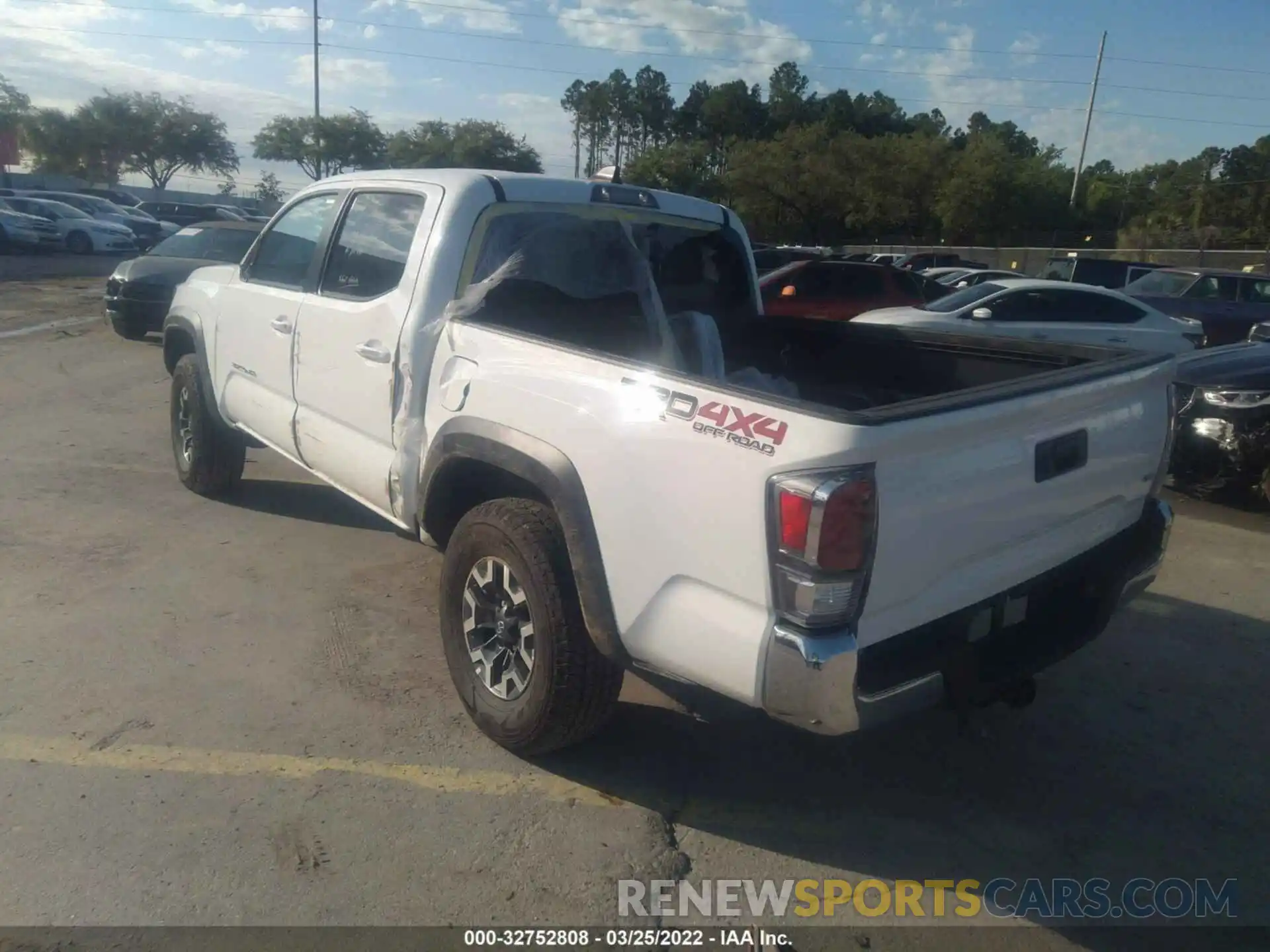 3 Photograph of a damaged car 3TMCZ5AN9MM433250 TOYOTA TACOMA 4WD 2021