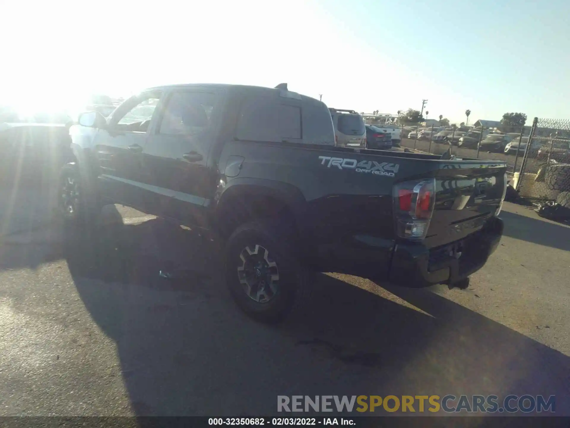 3 Photograph of a damaged car 3TMCZ5AN9MM435581 TOYOTA TACOMA 4WD 2021