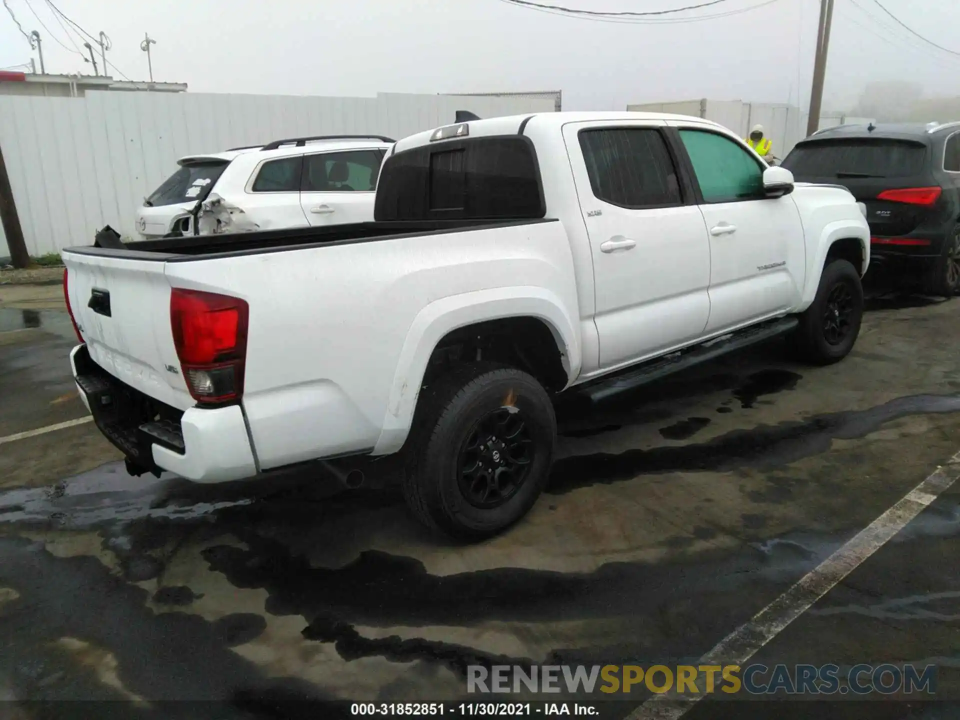 4 Photograph of a damaged car 3TMCZ5AN9MM453059 TOYOTA TACOMA 4WD 2021