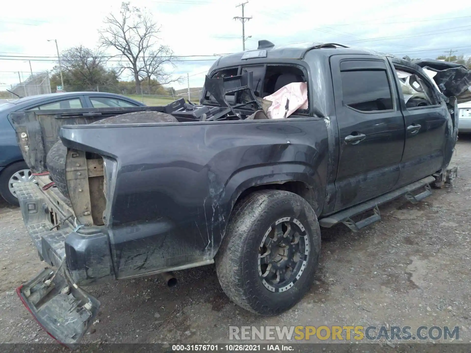 4 Photograph of a damaged car 3TMCZ5ANXMM373818 TOYOTA TACOMA 4WD 2021