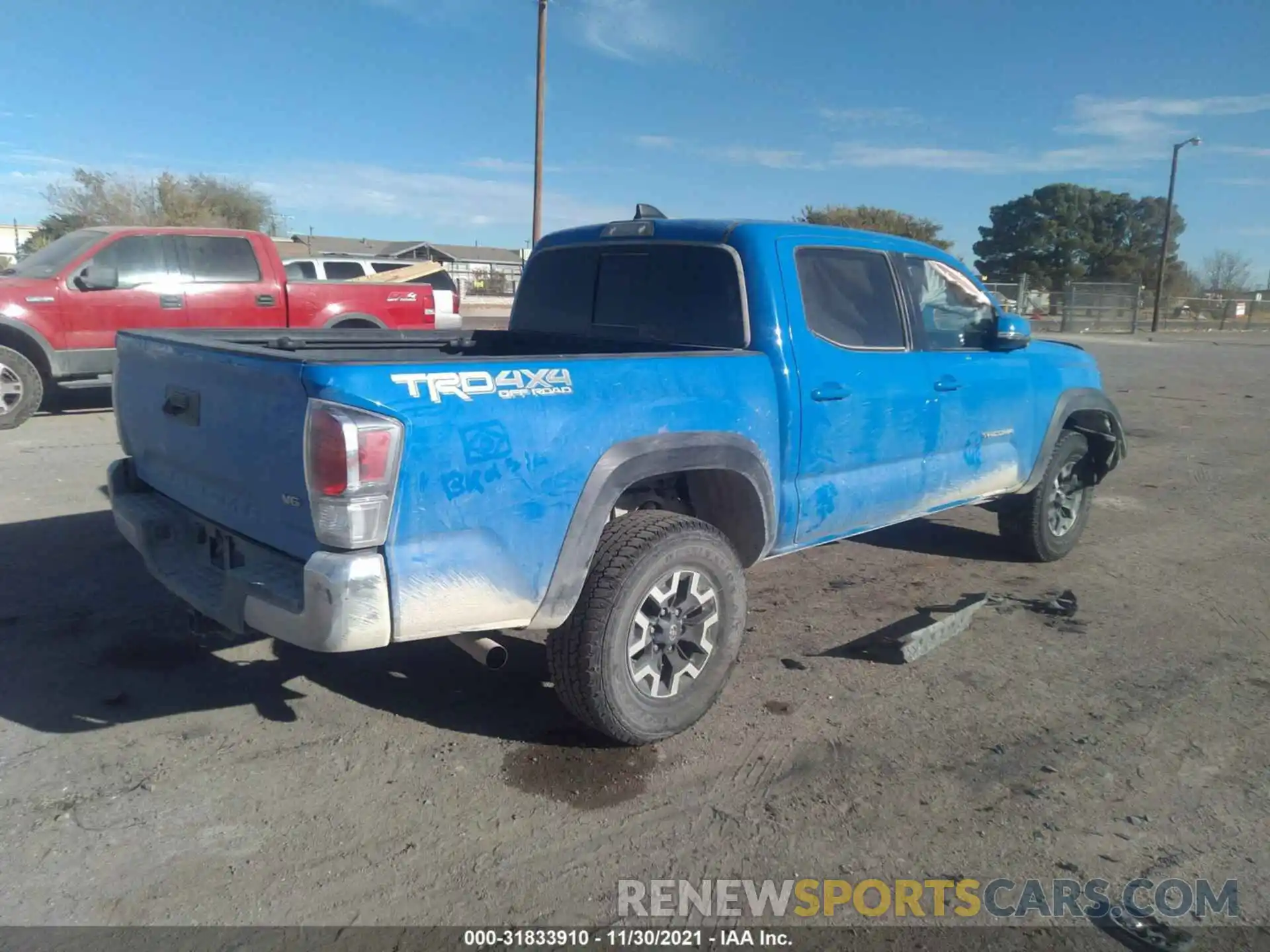 4 Photograph of a damaged car 3TMCZ5ANXMM399576 TOYOTA TACOMA 4WD 2021