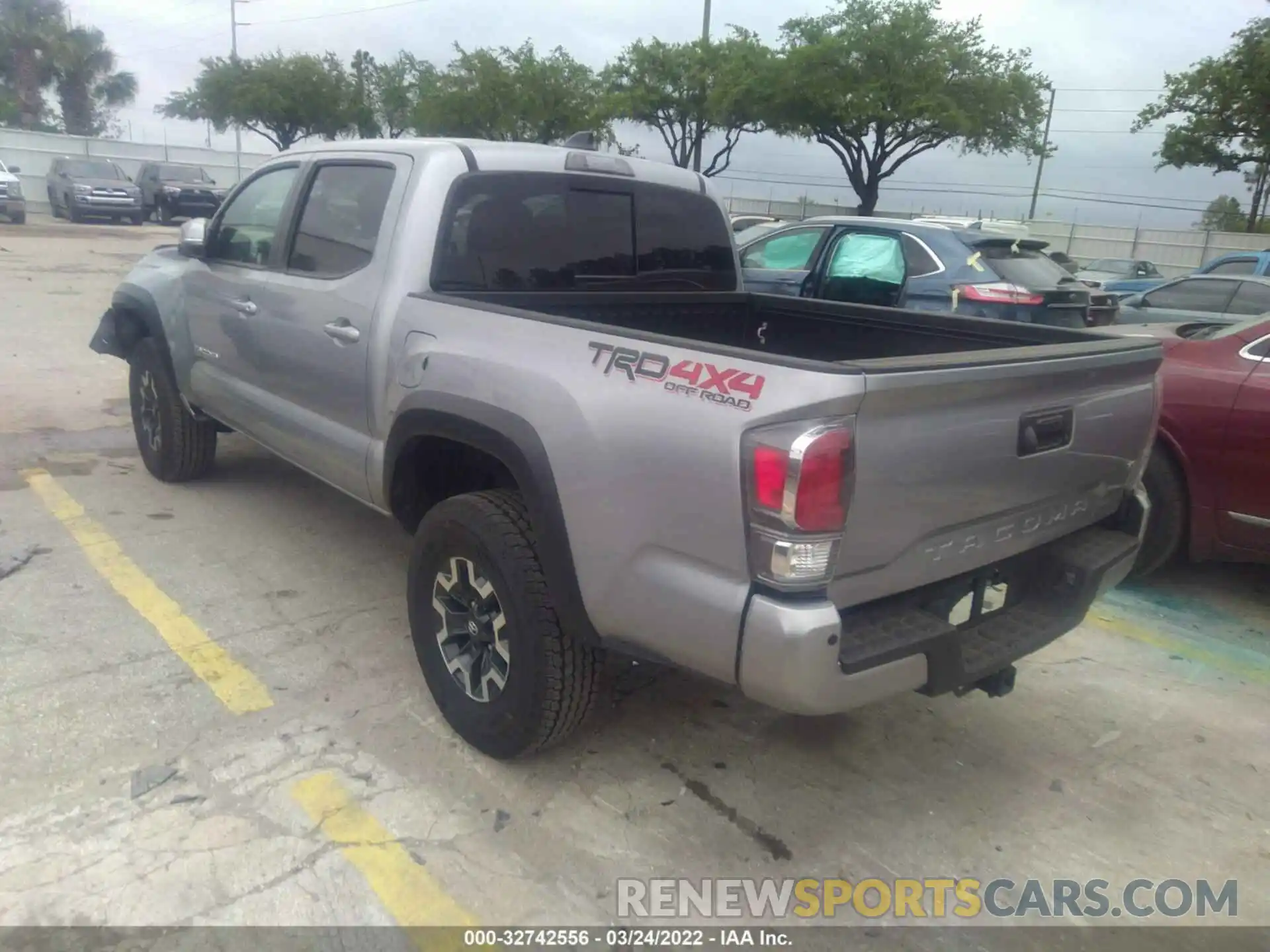 3 Photograph of a damaged car 3TMCZ5ANXMM399657 TOYOTA TACOMA 4WD 2021