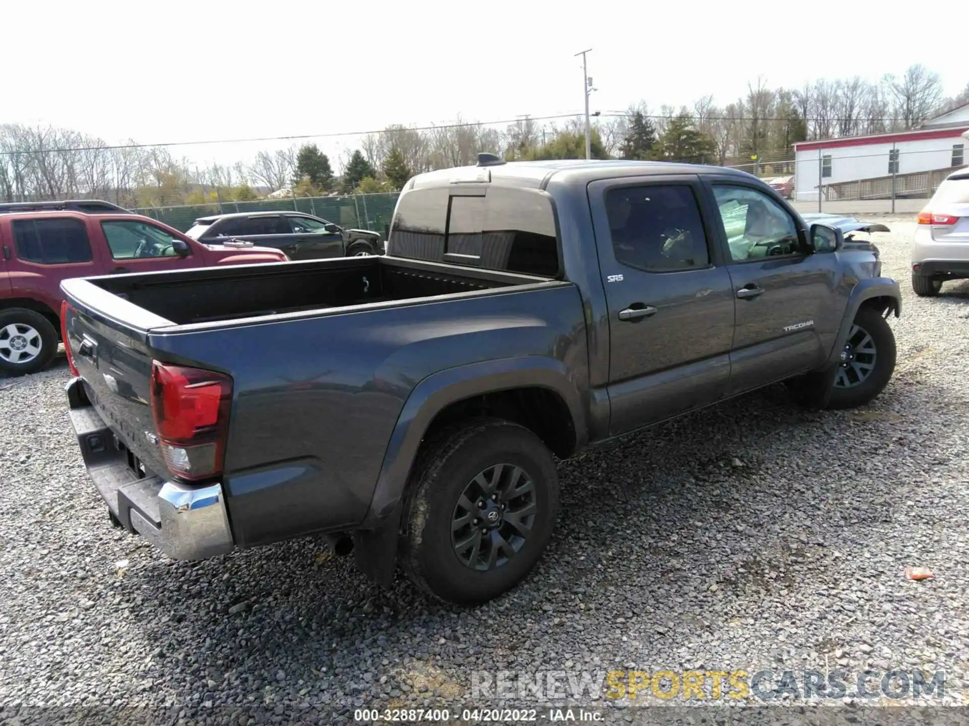 4 Photograph of a damaged car 3TMCZ5ANXMM403867 TOYOTA TACOMA 4WD 2021