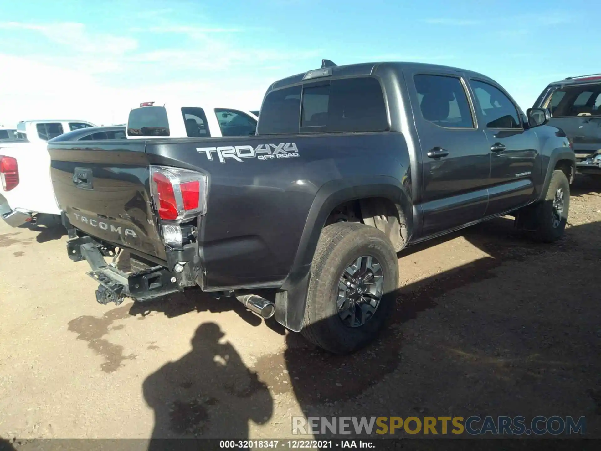 4 Photograph of a damaged car 3TMCZ5ANXMM403903 TOYOTA TACOMA 4WD 2021