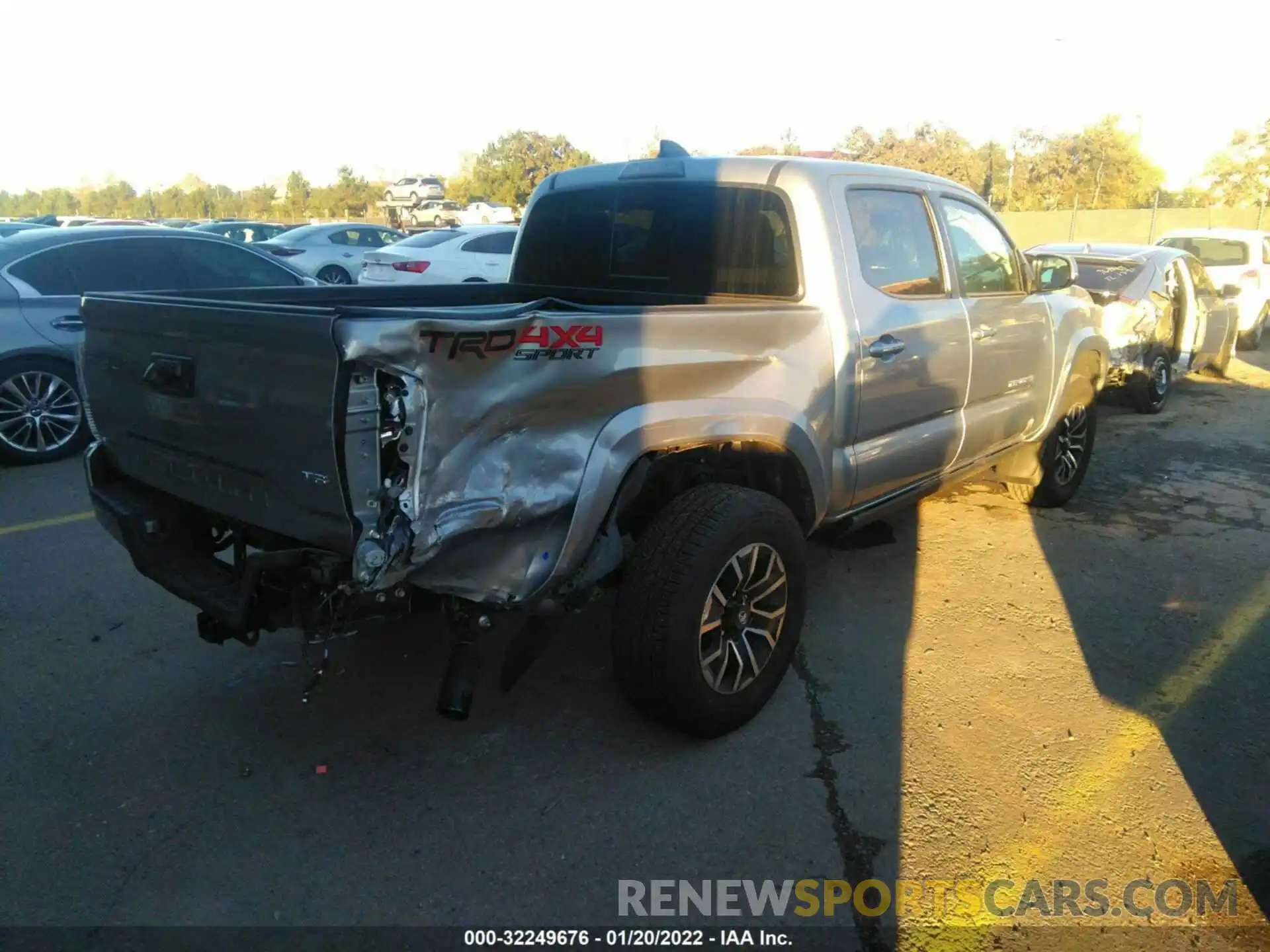 4 Photograph of a damaged car 3TMCZ5ANXMM406221 TOYOTA TACOMA 4WD 2021