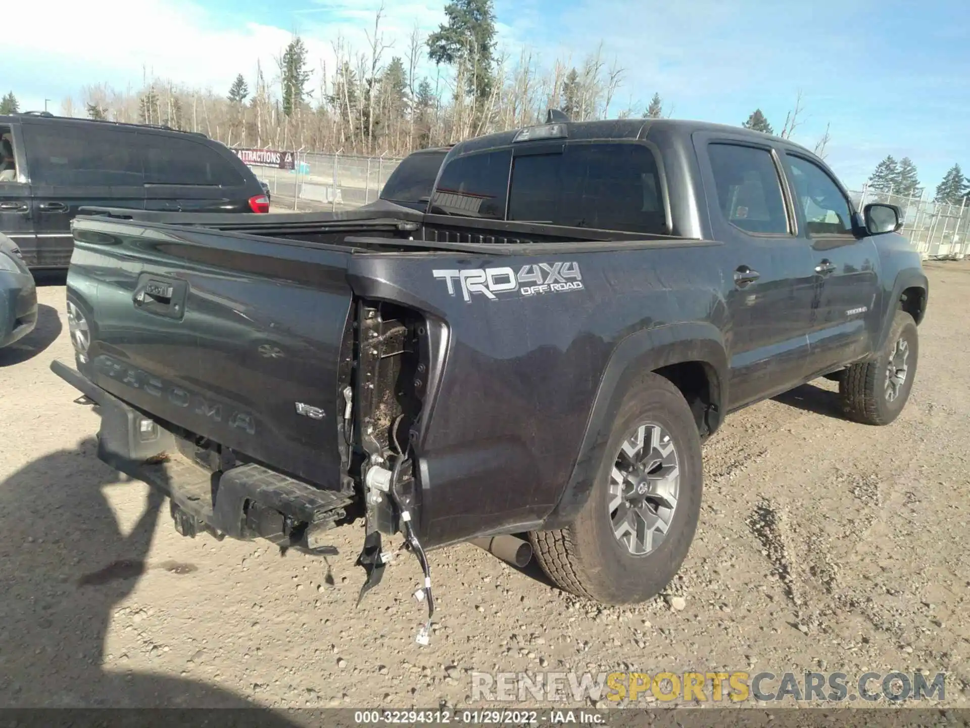 4 Photograph of a damaged car 3TMCZ5ANXMM408115 TOYOTA TACOMA 4WD 2021