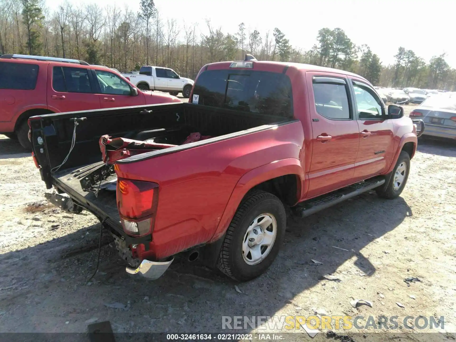 4 Photograph of a damaged car 3TMCZ5ANXMM413461 TOYOTA TACOMA 4WD 2021