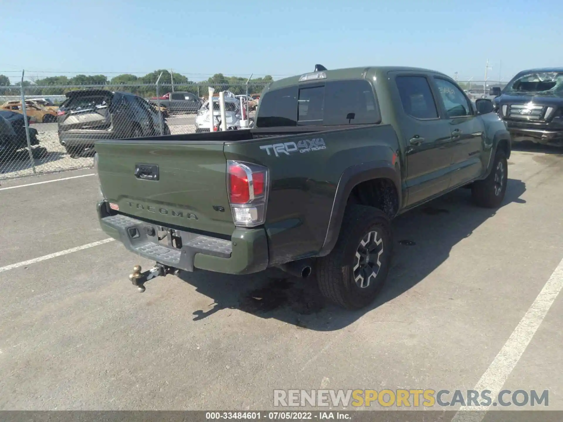 4 Photograph of a damaged car 3TMCZ5ANXMM423777 TOYOTA TACOMA 4WD 2021