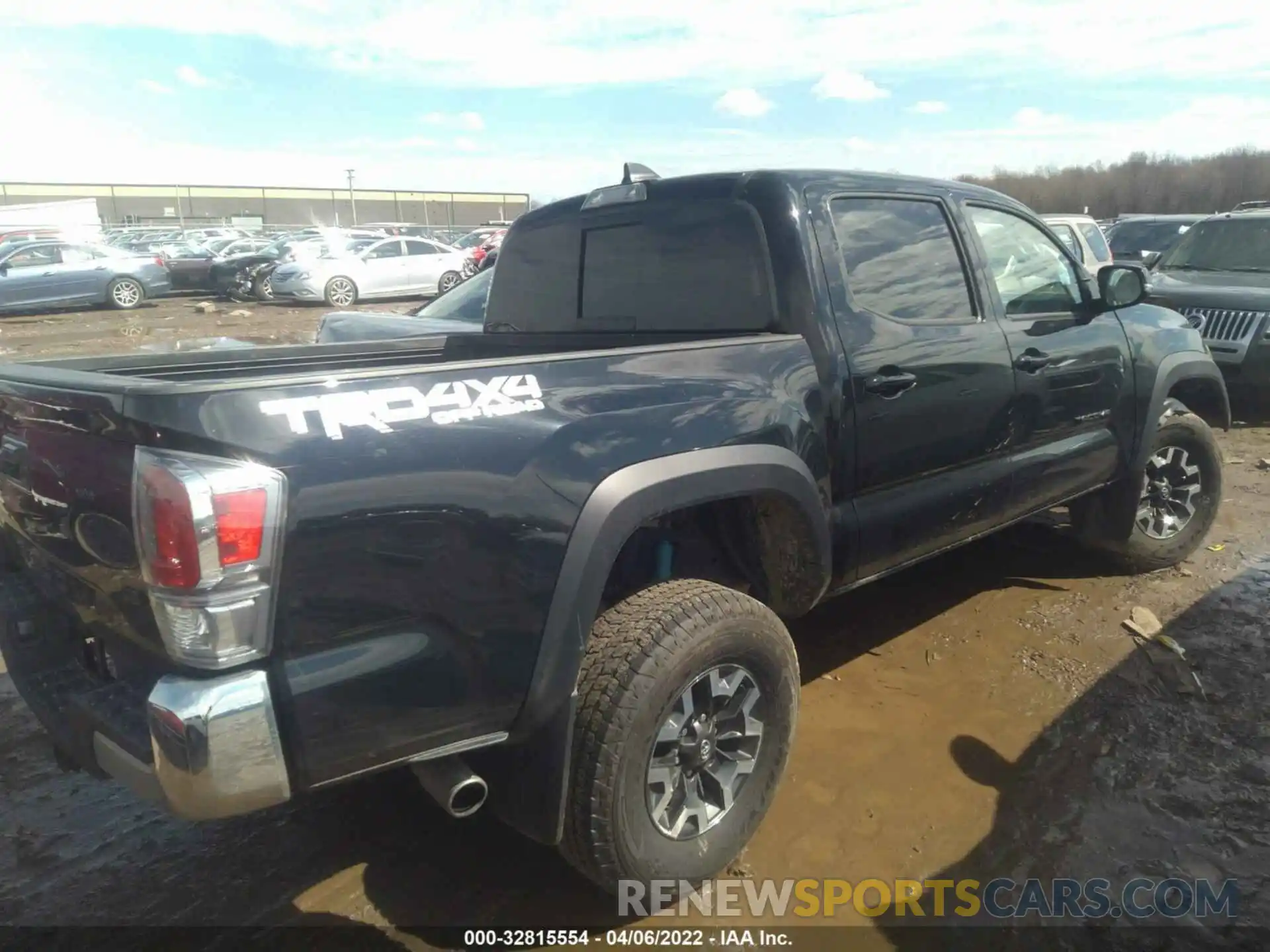 4 Photograph of a damaged car 3TMCZ5ANXMM442832 TOYOTA TACOMA 4WD 2021