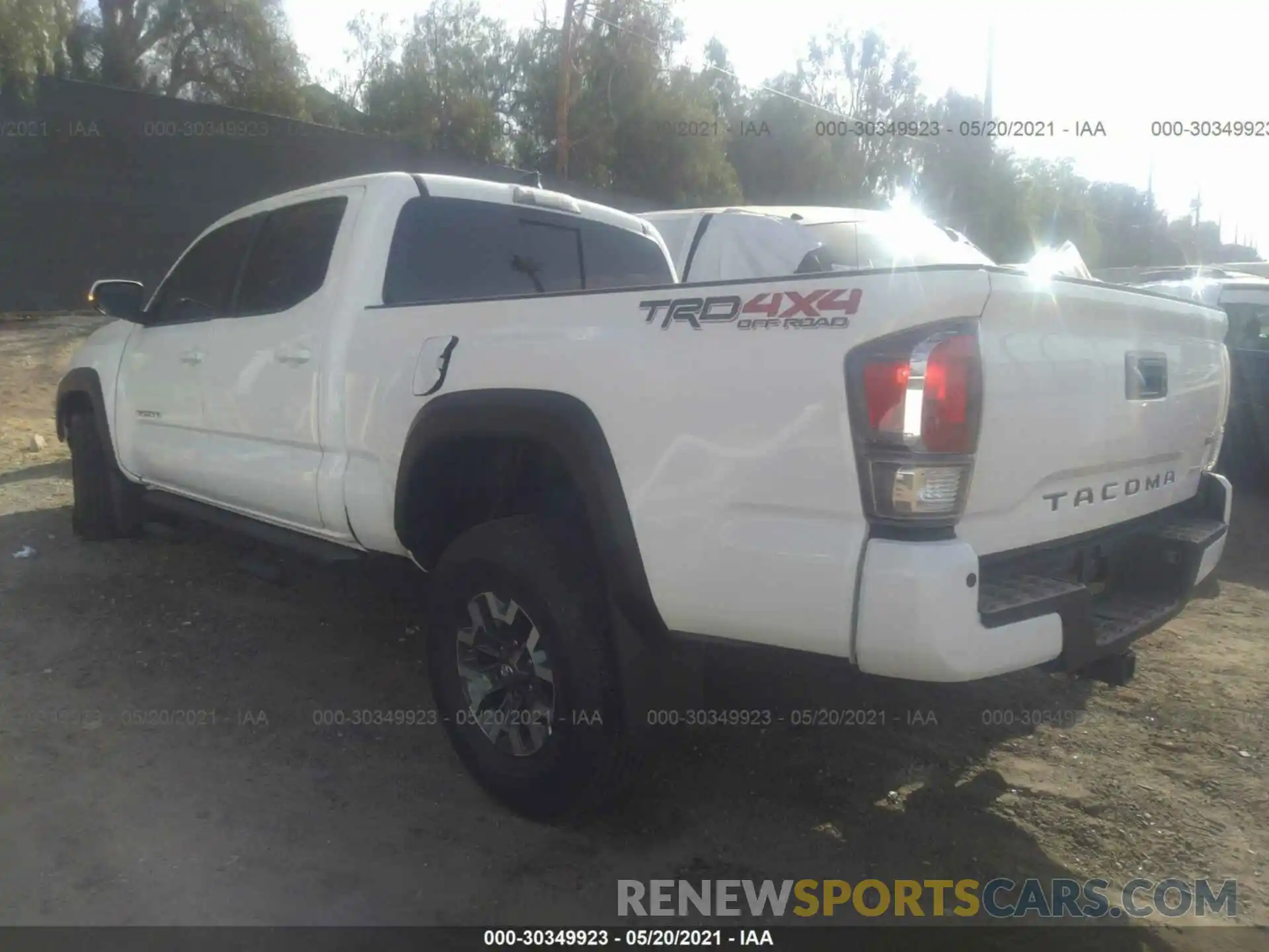 3 Photograph of a damaged car 3TMDZ5BN0MM099533 TOYOTA TACOMA 4WD 2021