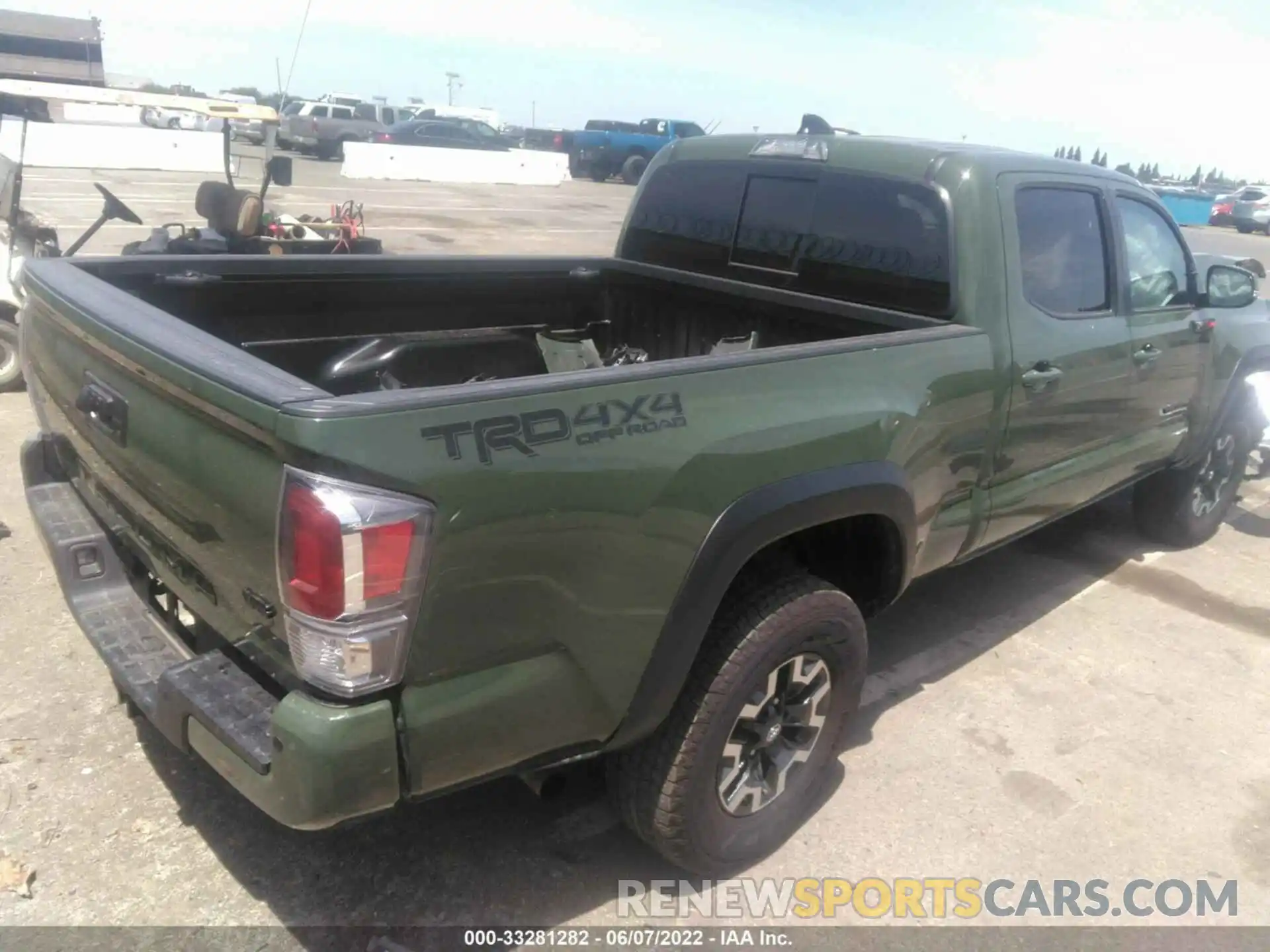 4 Photograph of a damaged car 3TMDZ5BN0MM116993 TOYOTA TACOMA 4WD 2021