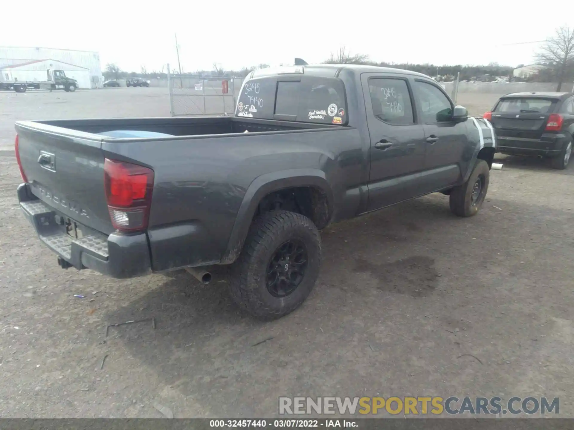 4 Фотография поврежденного автомобиля 3TMDZ5BN1MM106702 TOYOTA TACOMA 4WD 2021