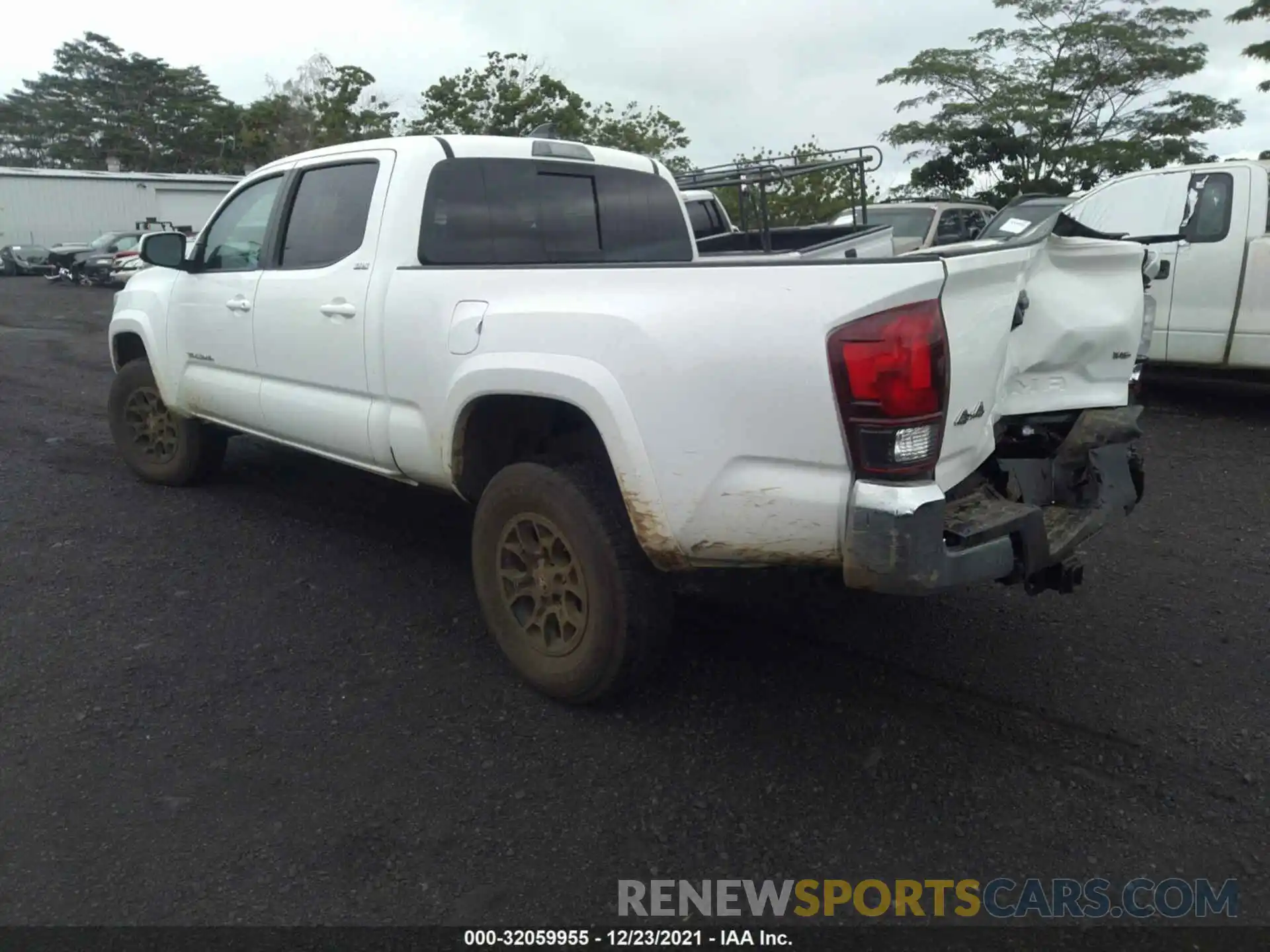 3 Photograph of a damaged car 3TMDZ5BN1MM112208 TOYOTA TACOMA 4WD 2021