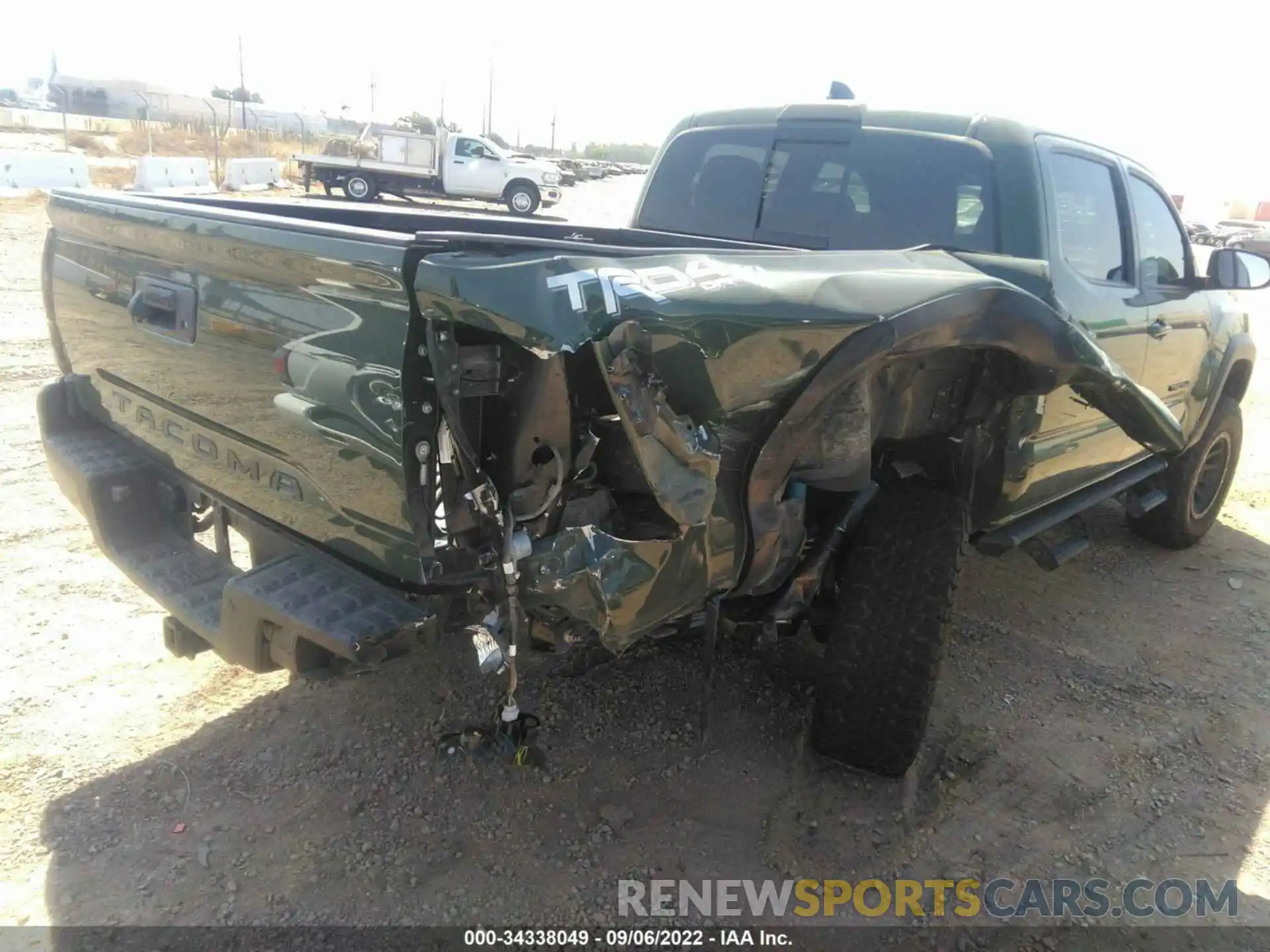 4 Photograph of a damaged car 3TMDZ5BN2MM108443 TOYOTA TACOMA 4WD 2021