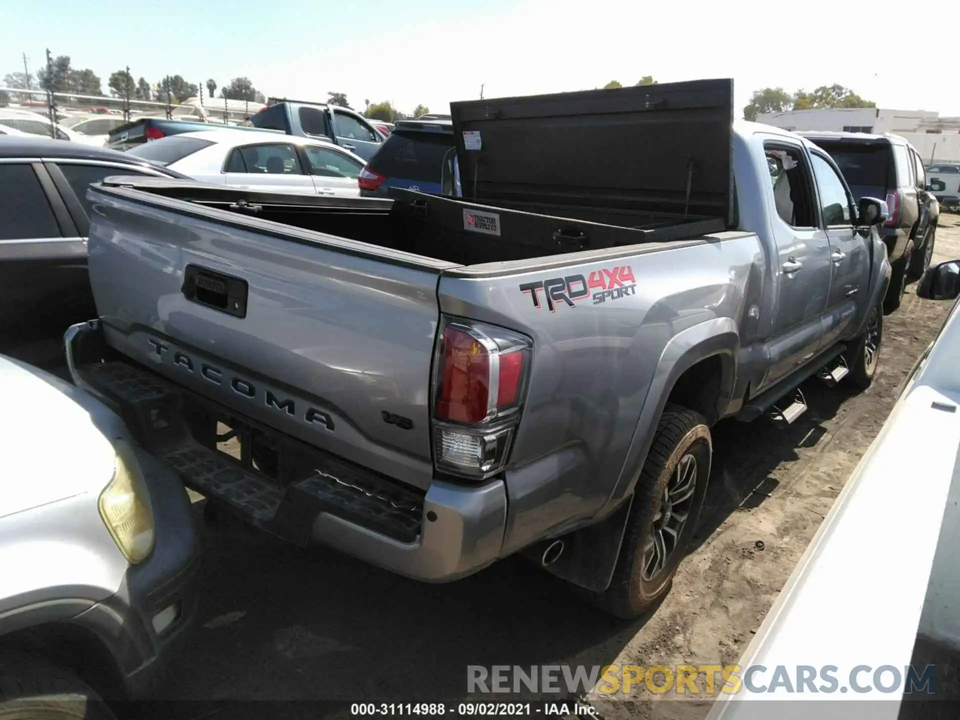 4 Photograph of a damaged car 3TMDZ5BN3MM117572 TOYOTA TACOMA 4WD 2021