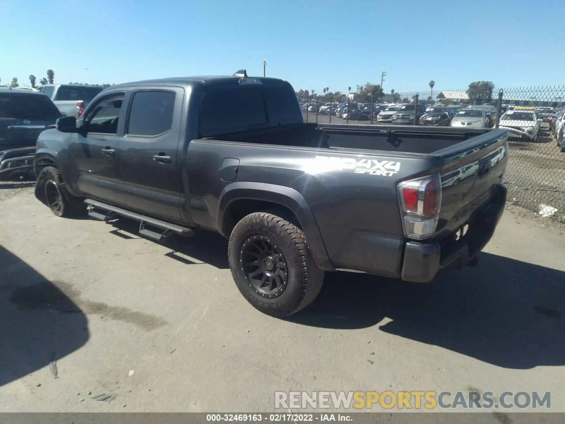 3 Photograph of a damaged car 3TMDZ5BN4MM101123 TOYOTA TACOMA 4WD 2021