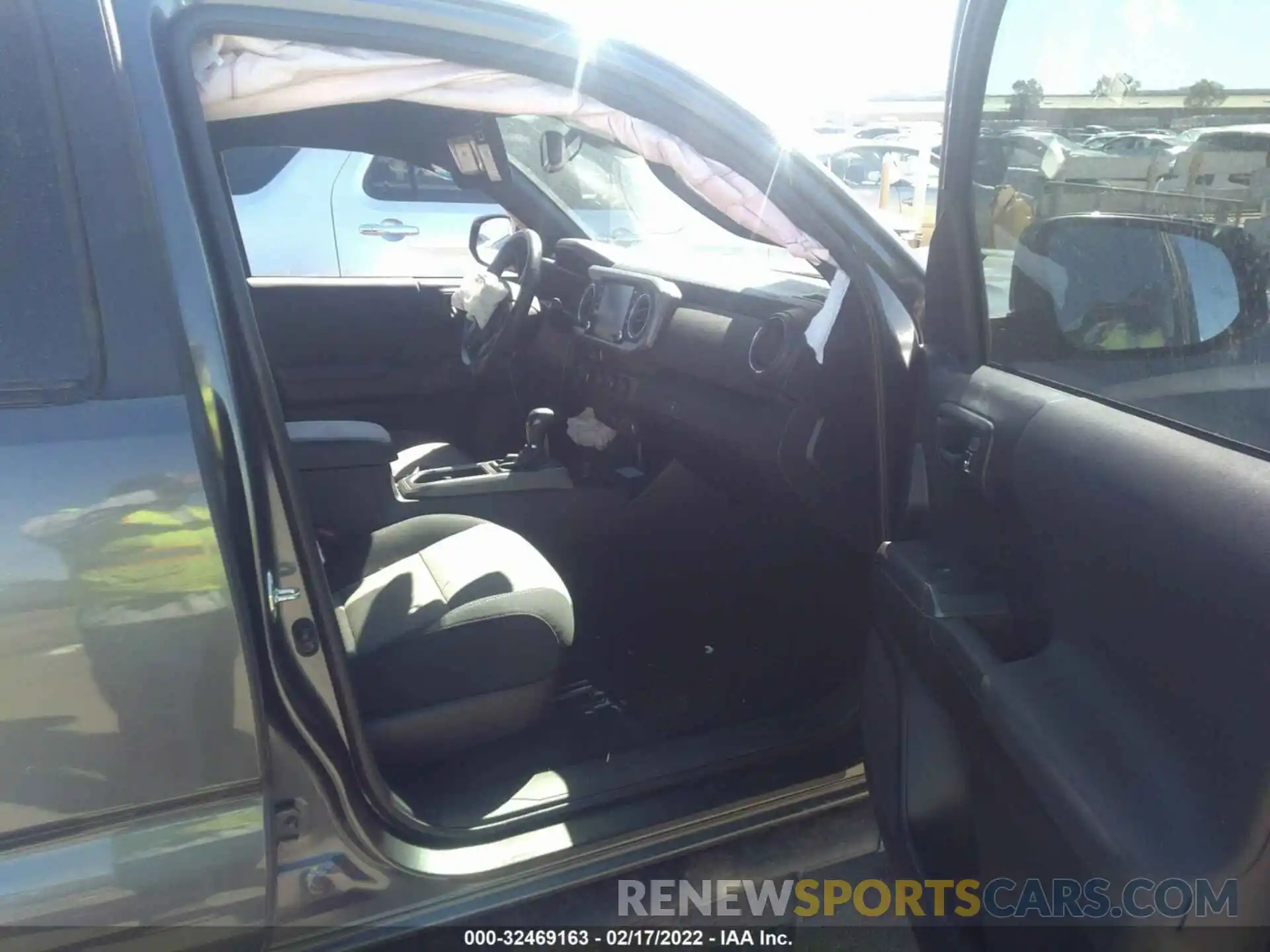 5 Photograph of a damaged car 3TMDZ5BN4MM101123 TOYOTA TACOMA 4WD 2021