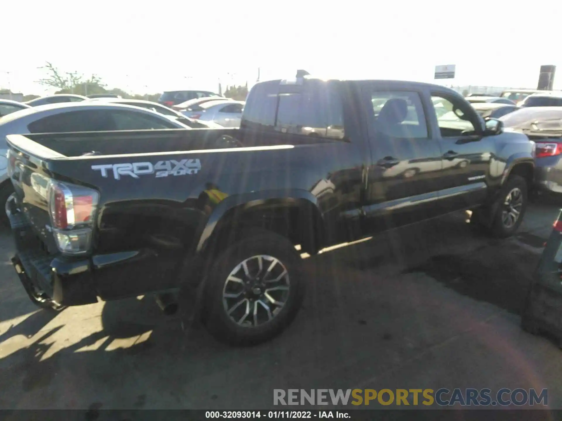 4 Фотография поврежденного автомобиля 3TMDZ5BN4MM110792 TOYOTA TACOMA 4WD 2021