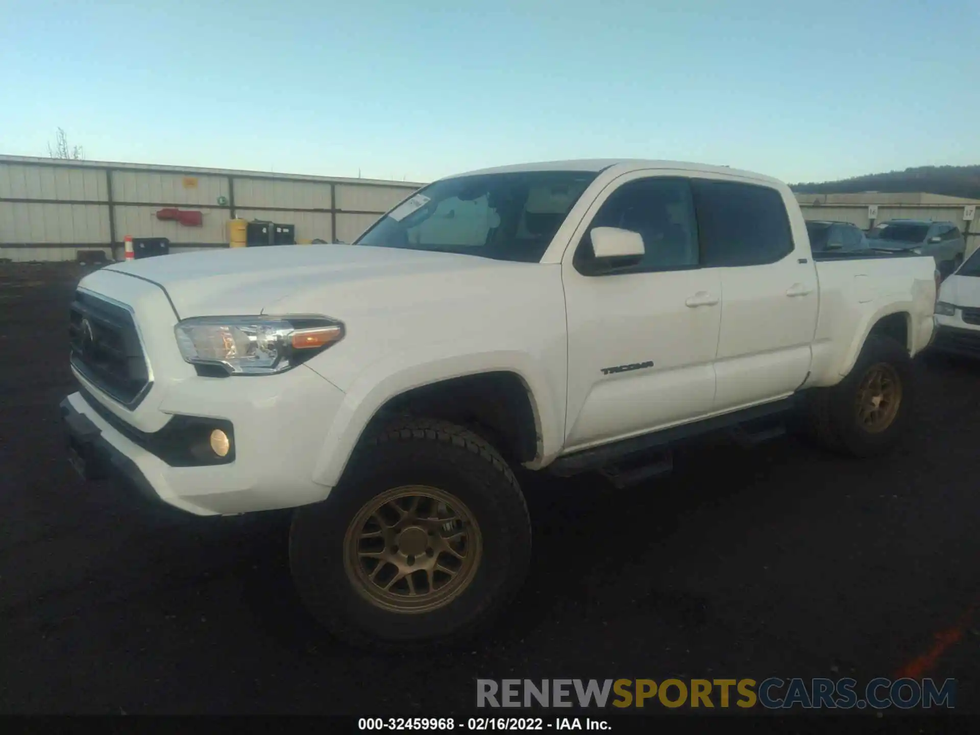 2 Photograph of a damaged car 3TMDZ5BN4MM114101 TOYOTA TACOMA 4WD 2021