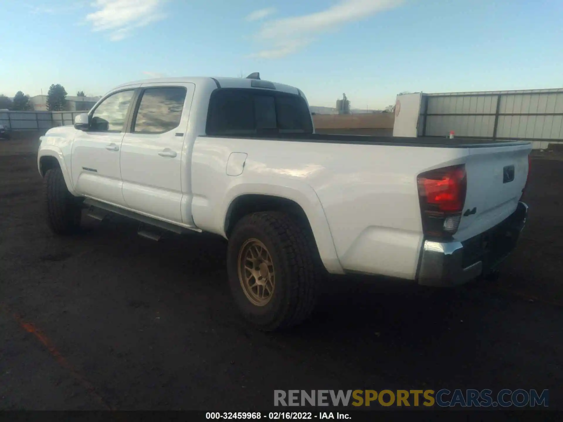 3 Photograph of a damaged car 3TMDZ5BN4MM114101 TOYOTA TACOMA 4WD 2021