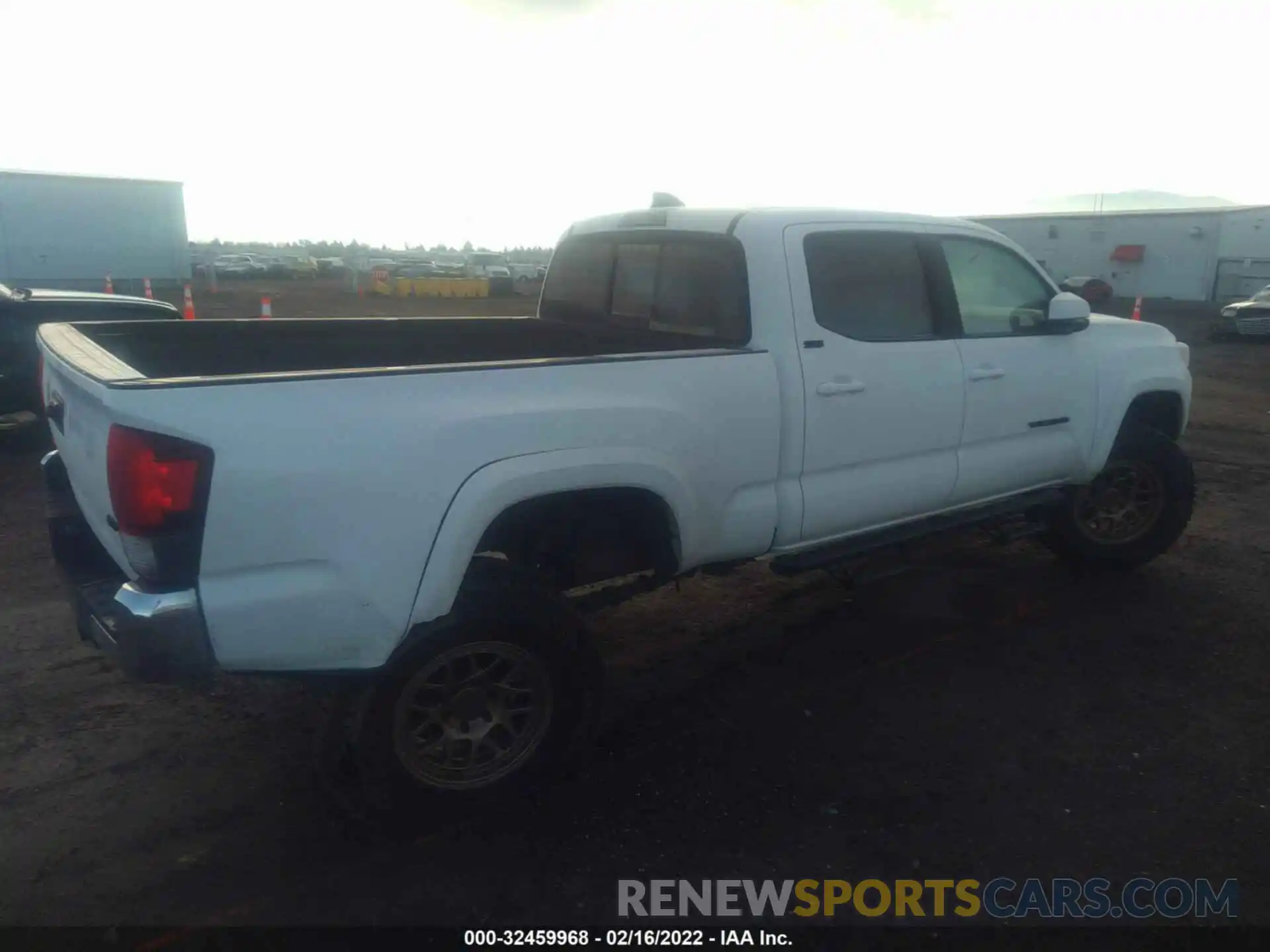 4 Фотография поврежденного автомобиля 3TMDZ5BN4MM114101 TOYOTA TACOMA 4WD 2021