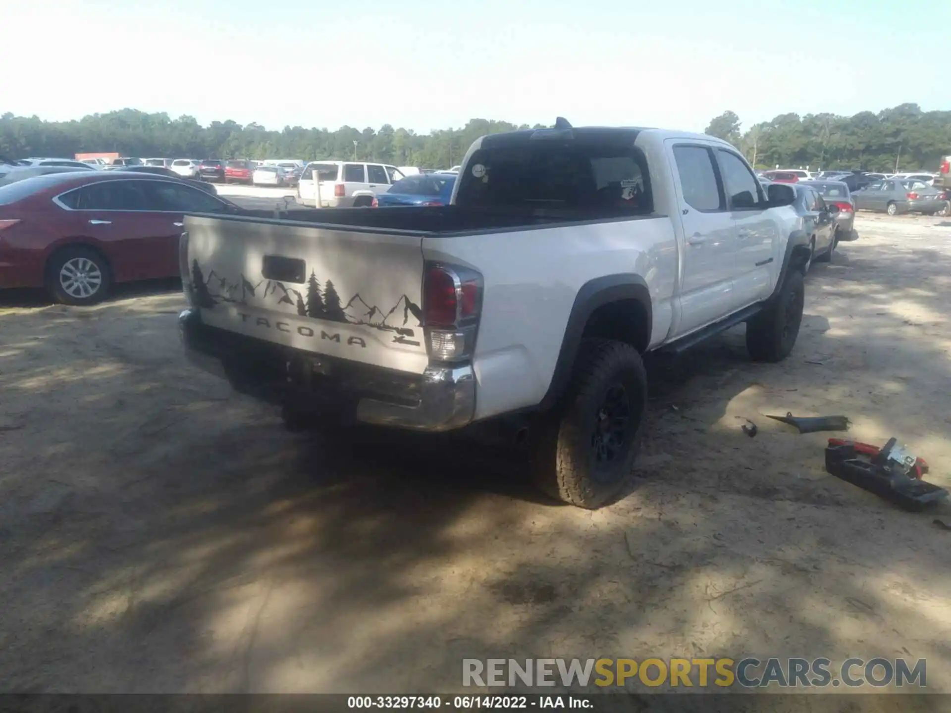 4 Photograph of a damaged car 3TMDZ5BN4MM118486 TOYOTA TACOMA 4WD 2021