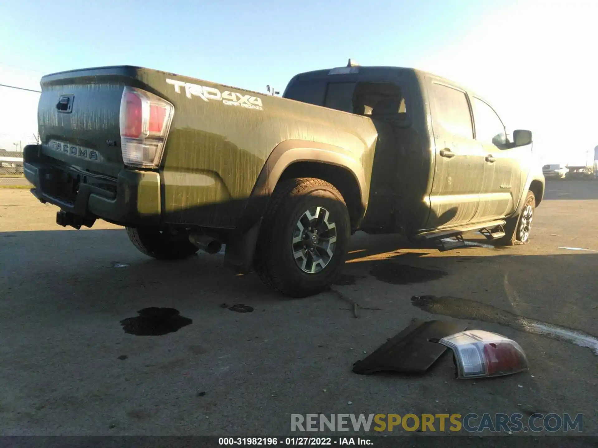 4 Photograph of a damaged car 3TMDZ5BN4MM120478 TOYOTA TACOMA 4WD 2021