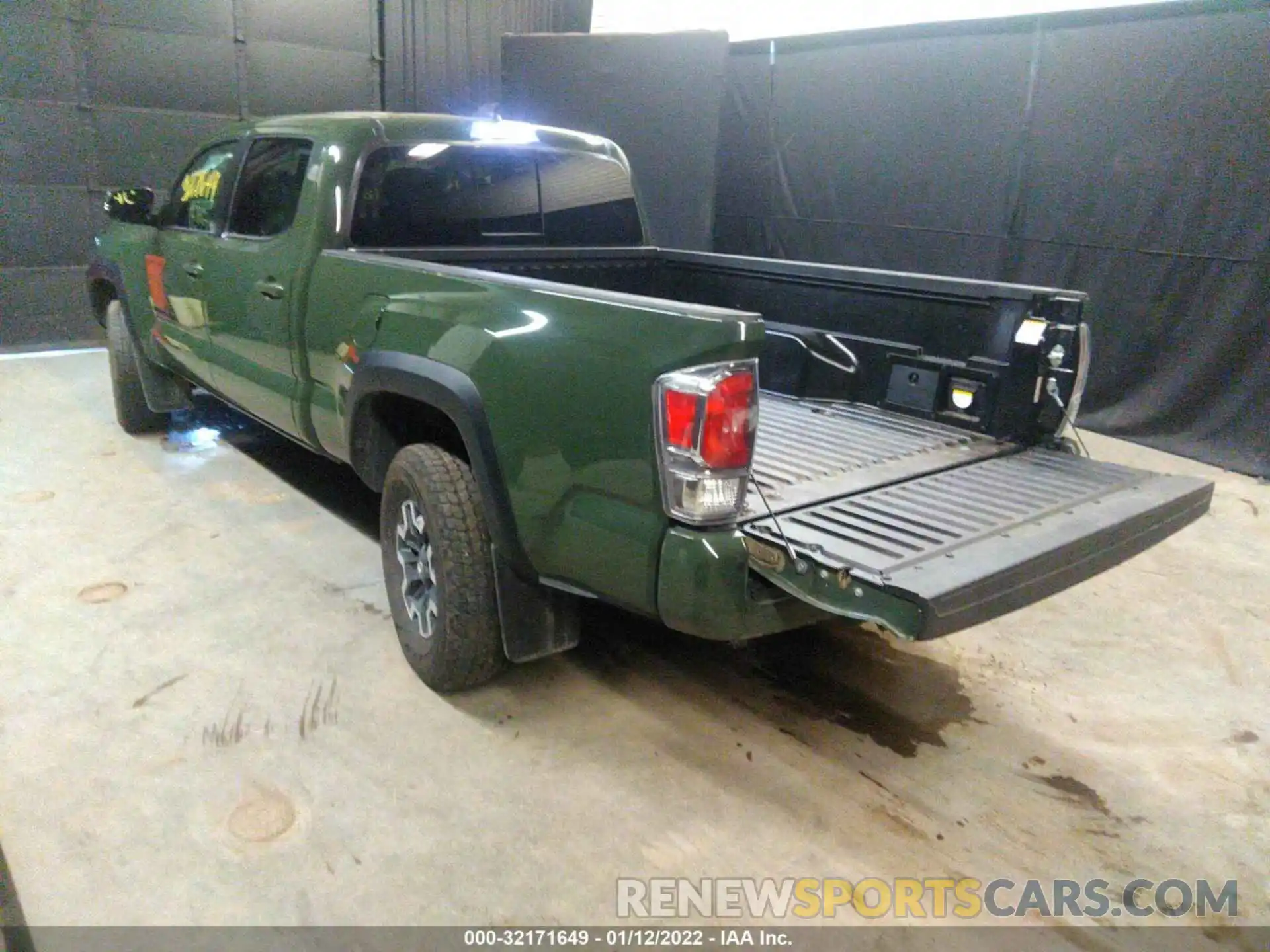 3 Фотография поврежденного автомобиля 3TMDZ5BN5MM117881 TOYOTA TACOMA 4WD 2021