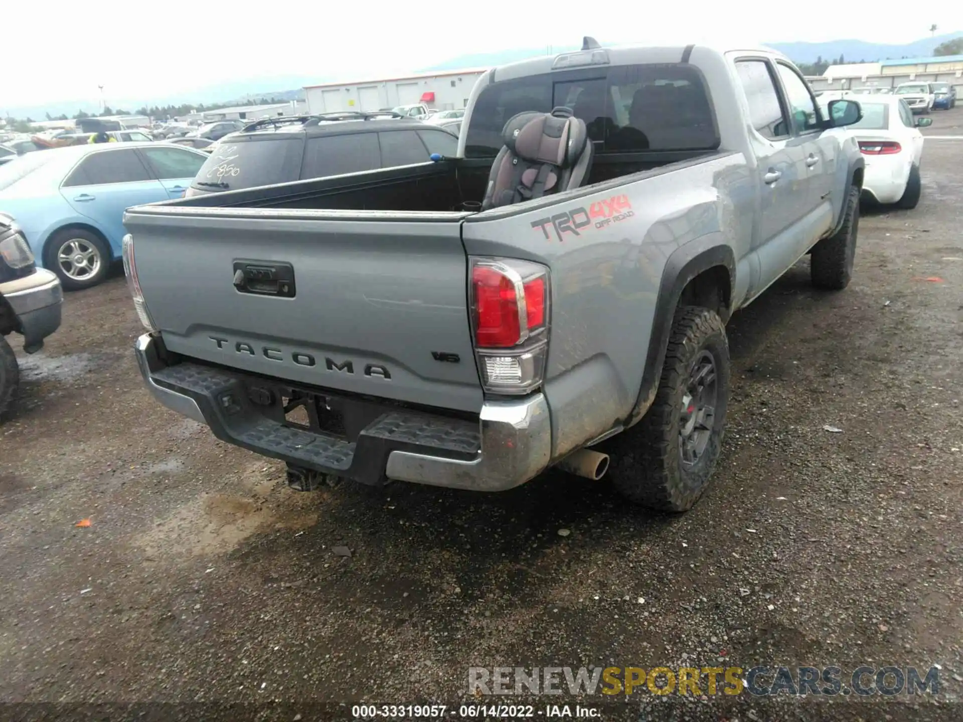 4 Photograph of a damaged car 3TMDZ5BN6MM098905 TOYOTA TACOMA 4WD 2021