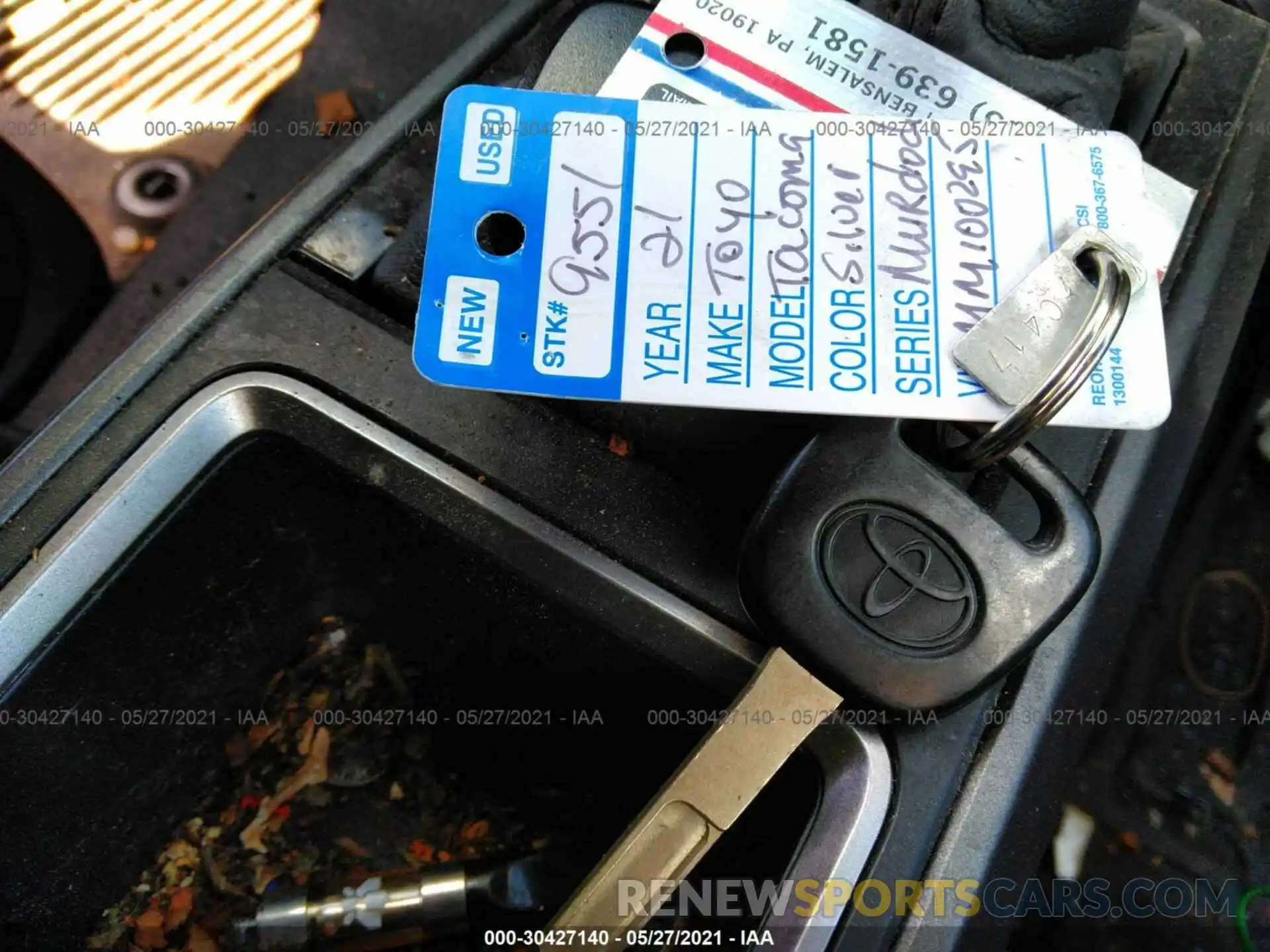 11 Photograph of a damaged car 3TMDZ5BN6MM100295 TOYOTA TACOMA 4WD 2021