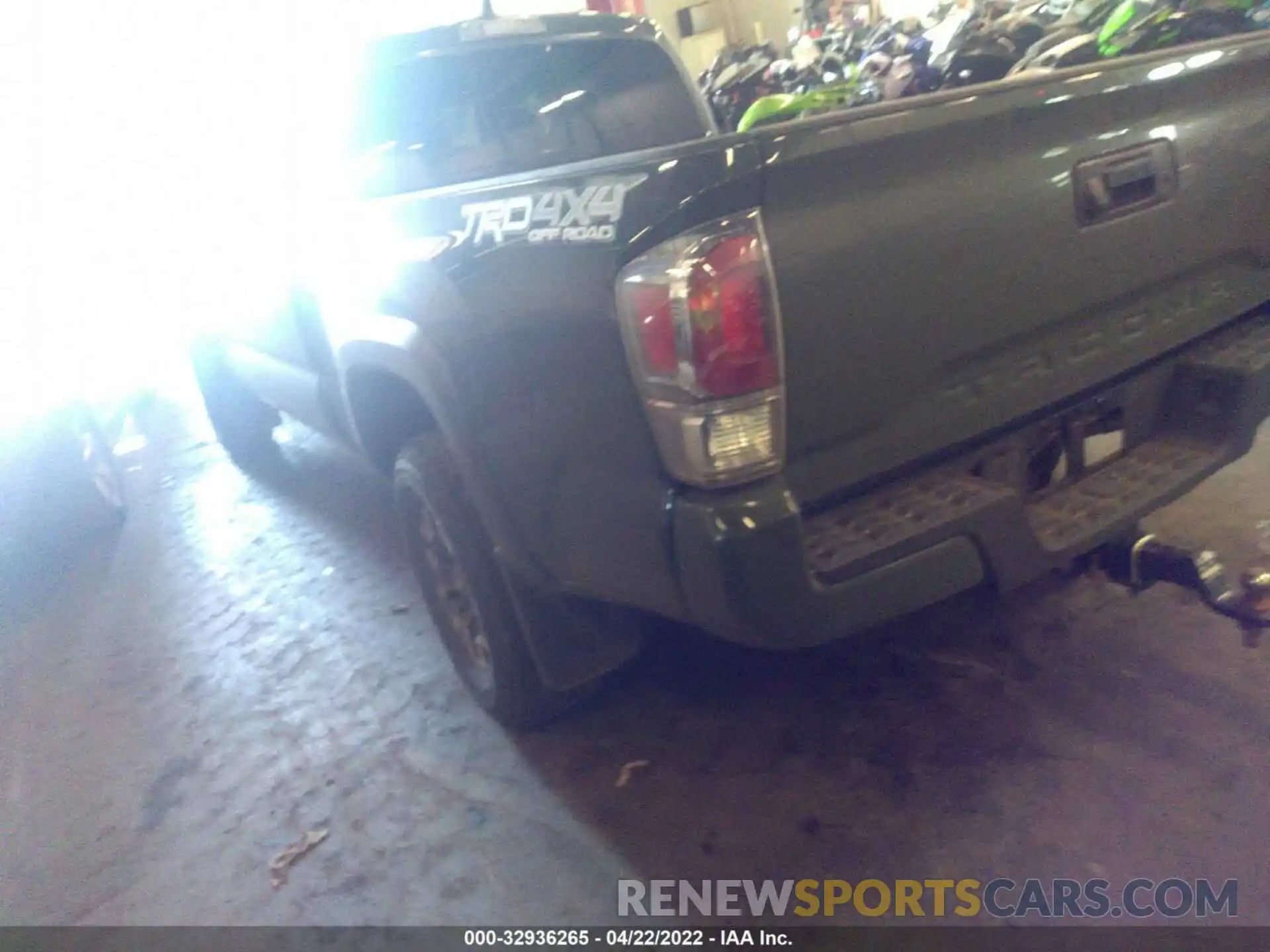 3 Photograph of a damaged car 3TMDZ5BN6MM114634 TOYOTA TACOMA 4WD 2021