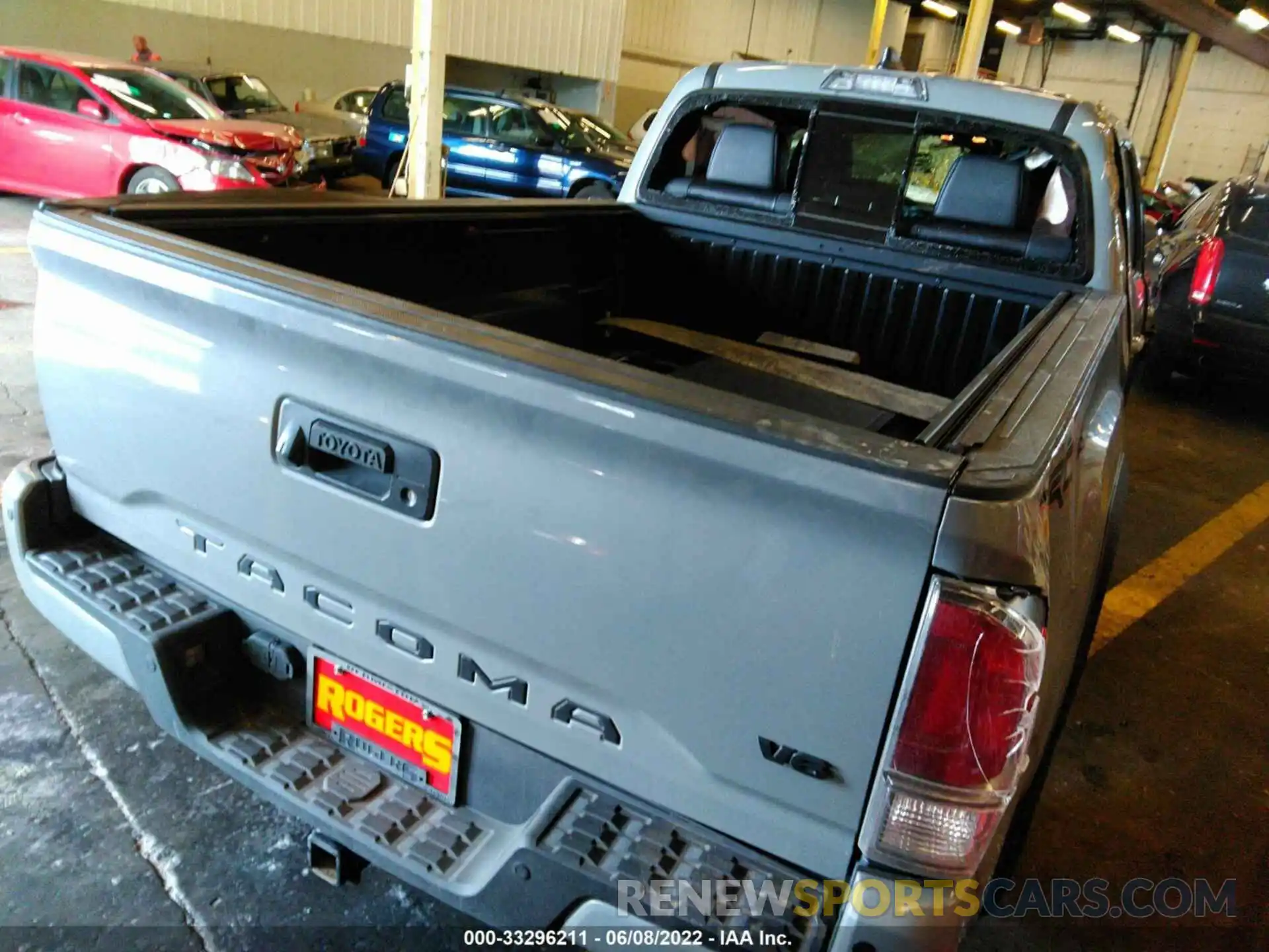 4 Photograph of a damaged car 3TMDZ5BN7MM111726 TOYOTA TACOMA 4WD 2021