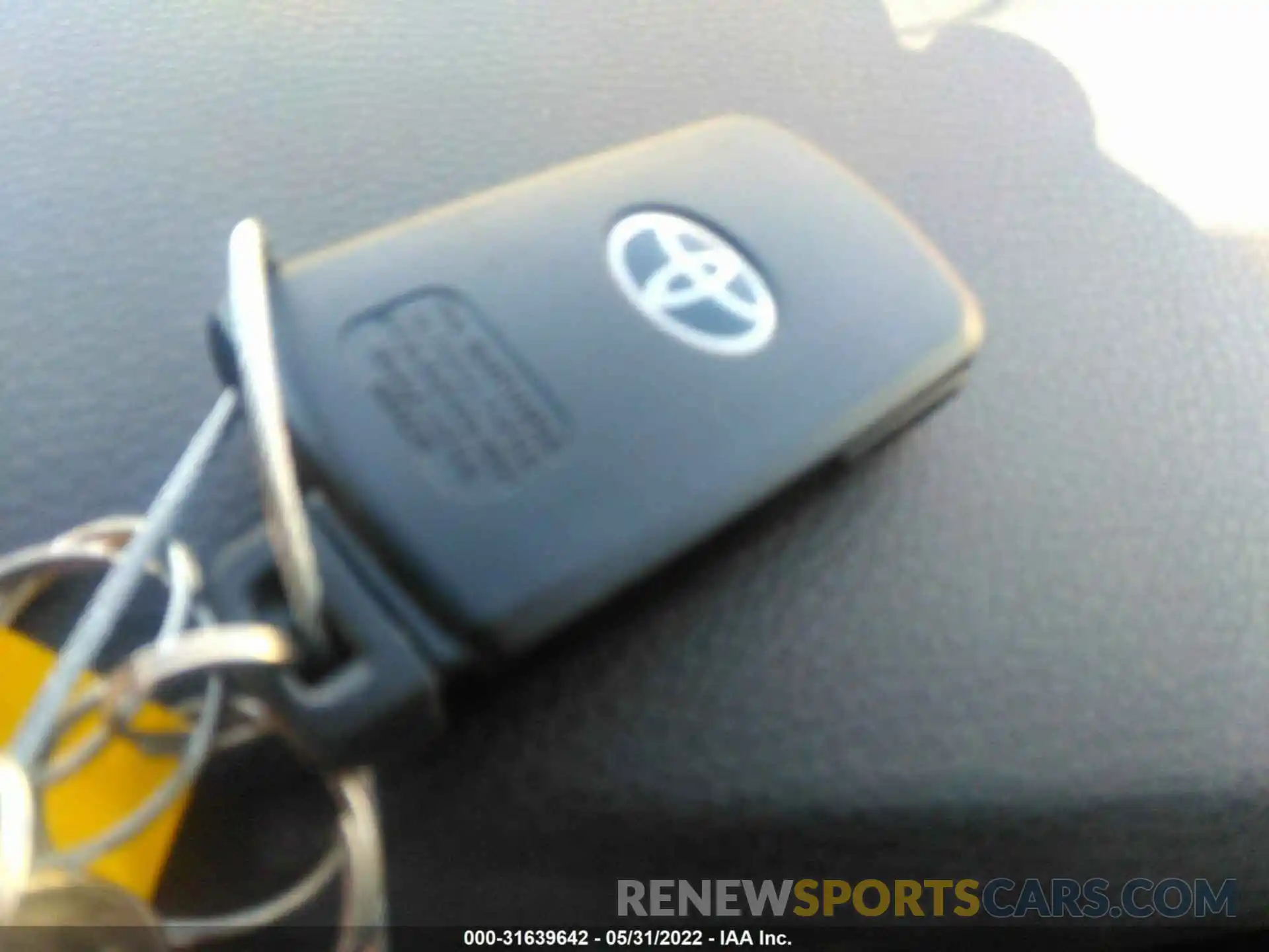 11 Photograph of a damaged car 3TMDZ5BN7MM114478 TOYOTA TACOMA 4WD 2021