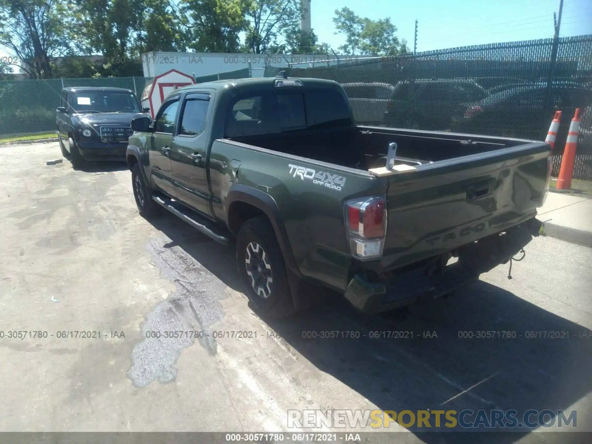 3 Photograph of a damaged car 3TMDZ5BN8MM100640 TOYOTA TACOMA 4WD 2021