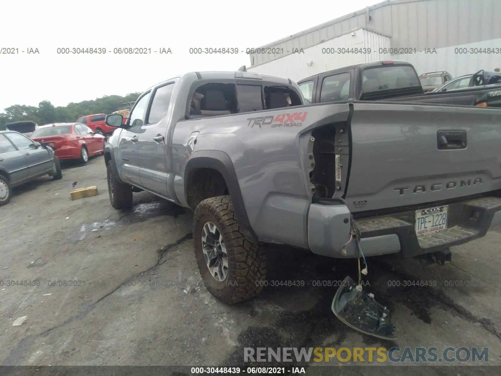 3 Photograph of a damaged car 3TMDZ5BN8MM105613 TOYOTA TACOMA 4WD 2021