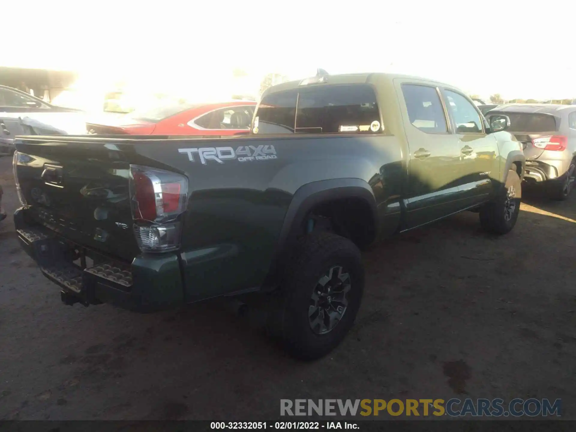 4 Photograph of a damaged car 3TMDZ5BN8MM105692 TOYOTA TACOMA 4WD 2021