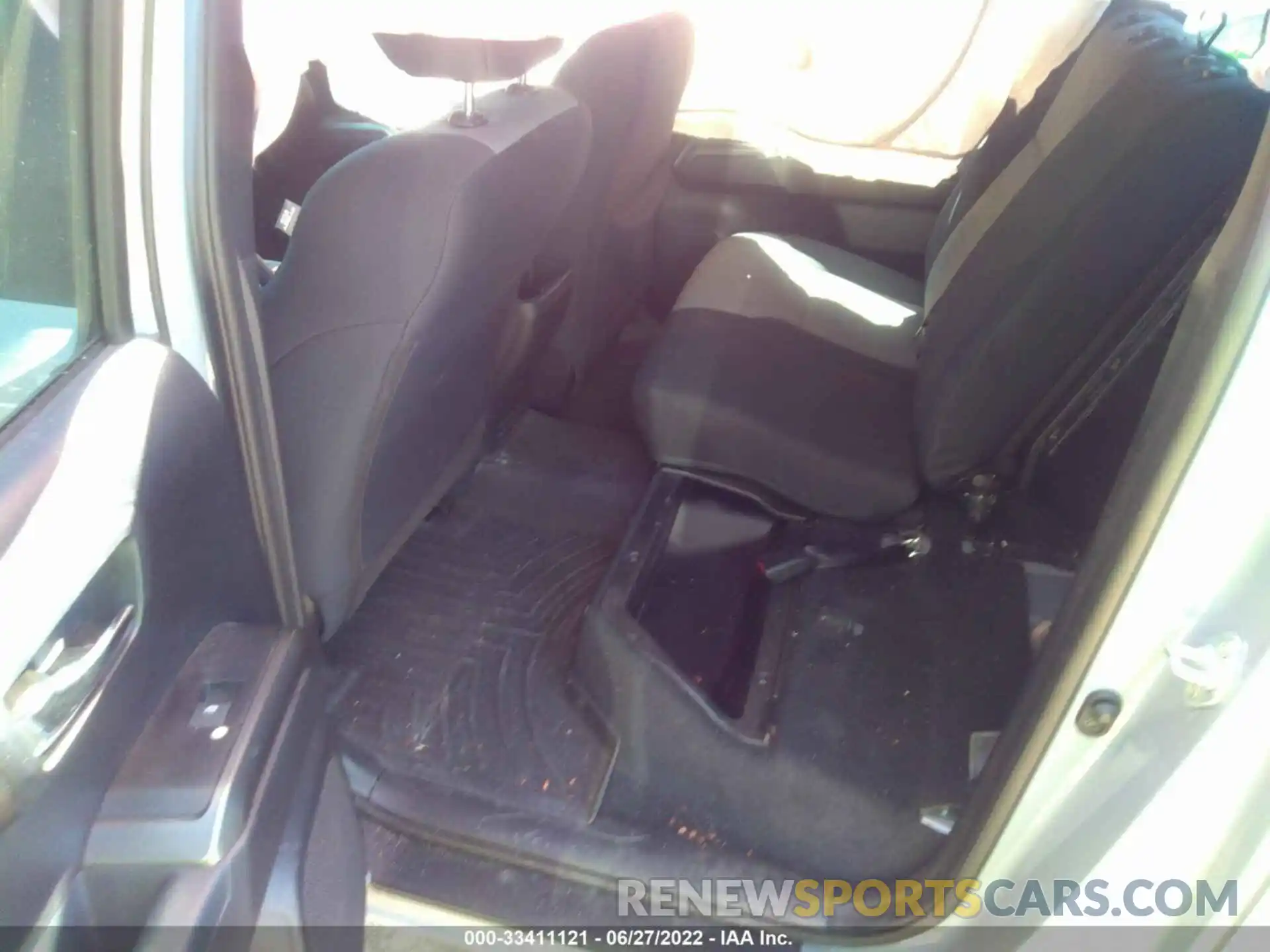 8 Photograph of a damaged car 3TMDZ5BN8MM108401 TOYOTA TACOMA 4WD 2021