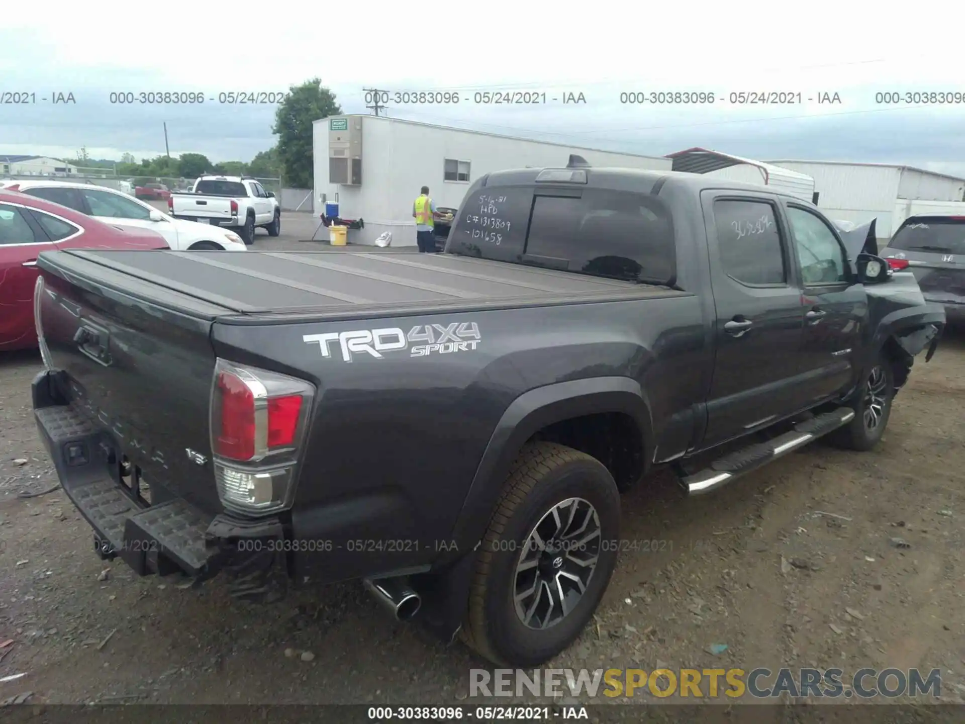 4 Фотография поврежденного автомобиля 3TMDZ5BNXMM101658 TOYOTA TACOMA 4WD 2021