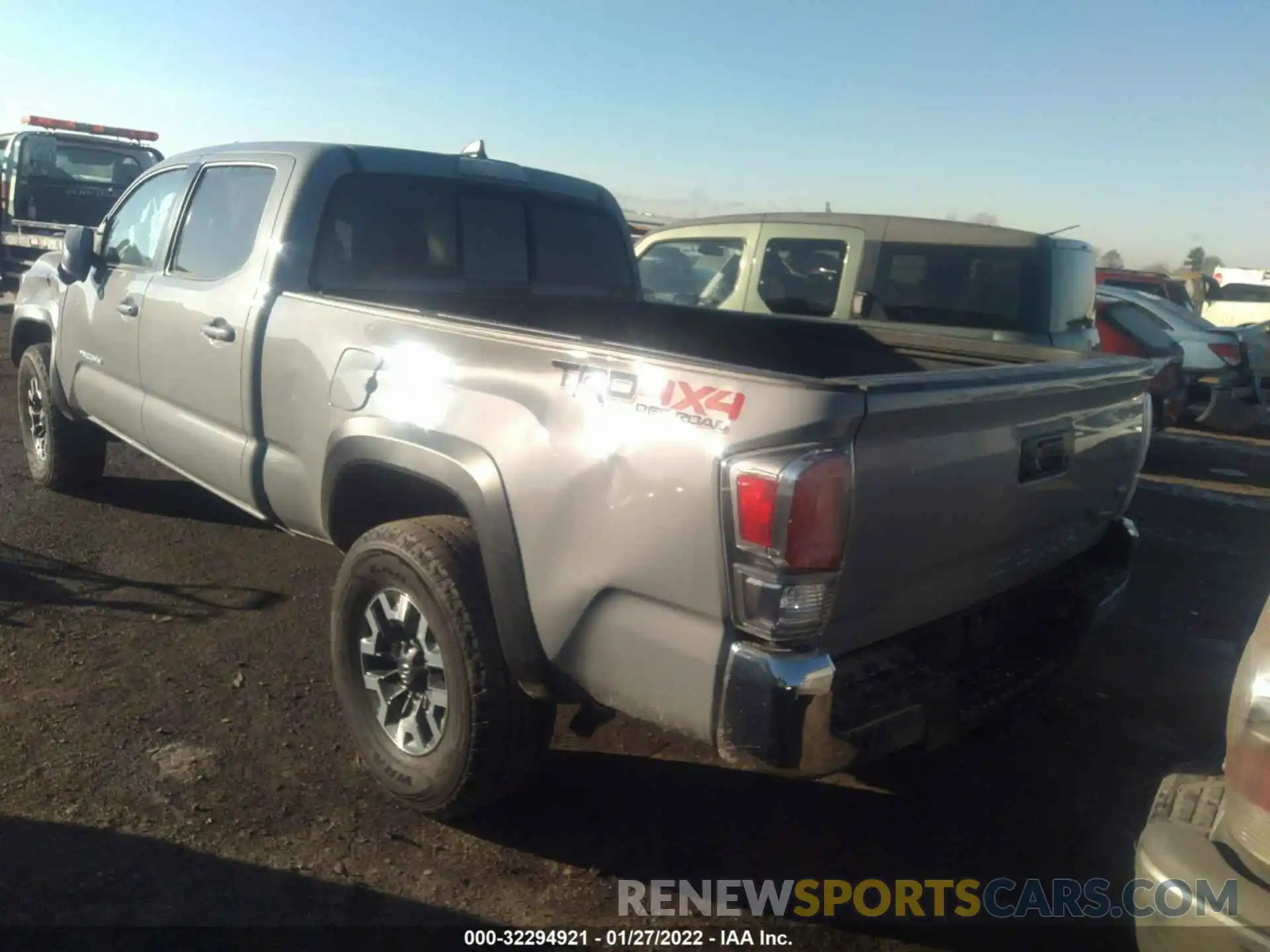 3 Фотография поврежденного автомобиля 3TMDZ5BNXMM104446 TOYOTA TACOMA 4WD 2021